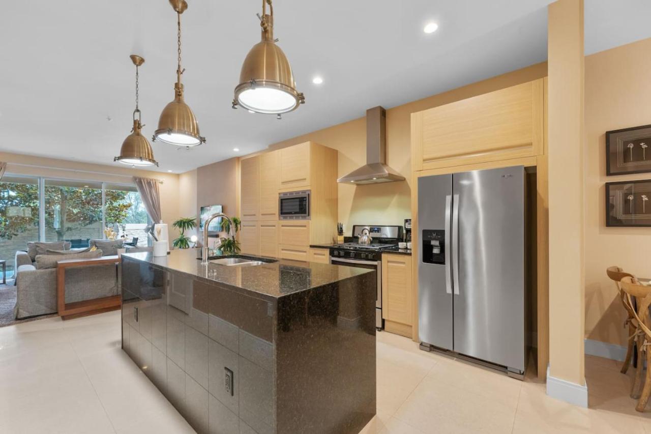 Luxury 4BR Townhouse Next to Disney Orlando 3175