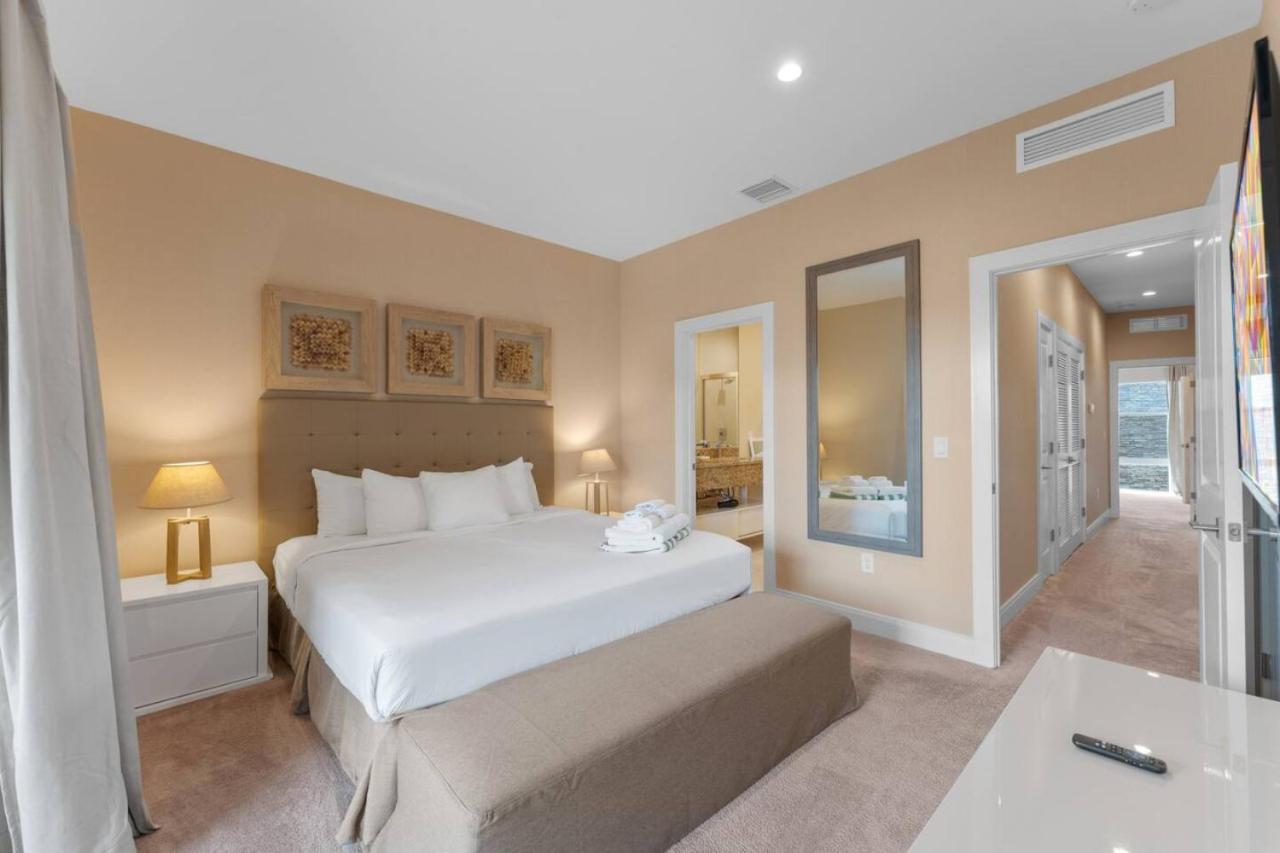 Luxury 4BR Townhouse Next to Disney Orlando 3175