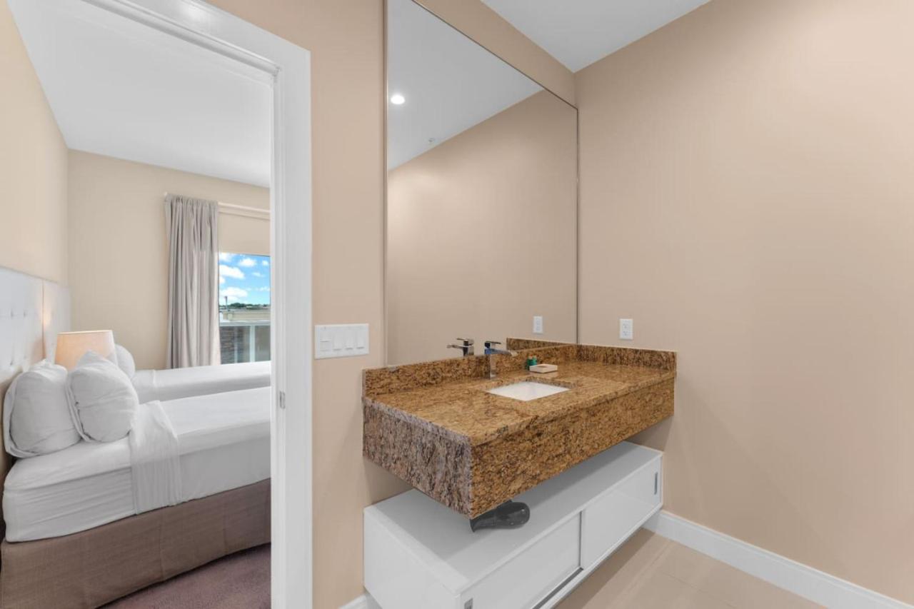 Luxury 4BR Townhouse Next to Disney Orlando 3175