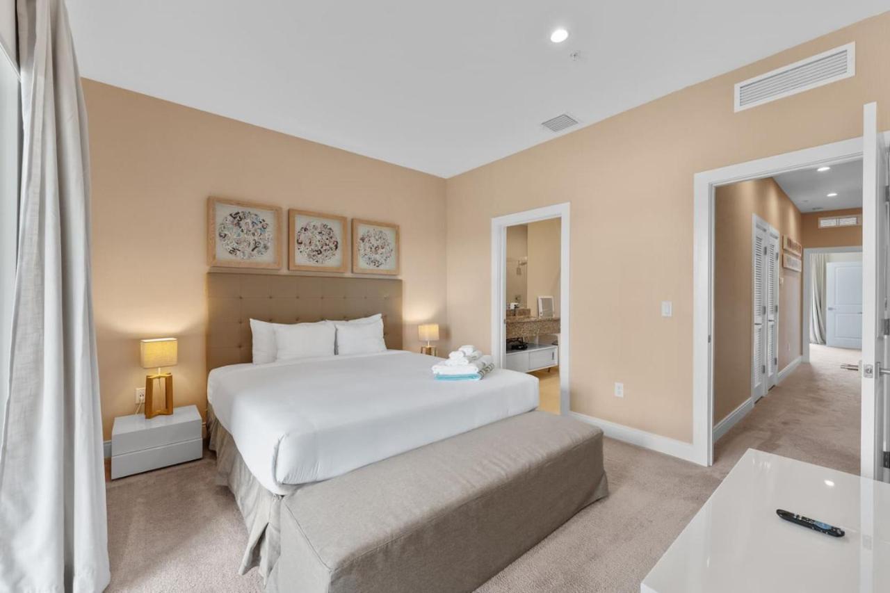 Luxury 4BR Townhouse Next to Disney Orlando 3175