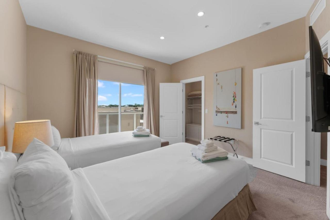 Luxury 4BR Townhouse Next to Disney Orlando 3175