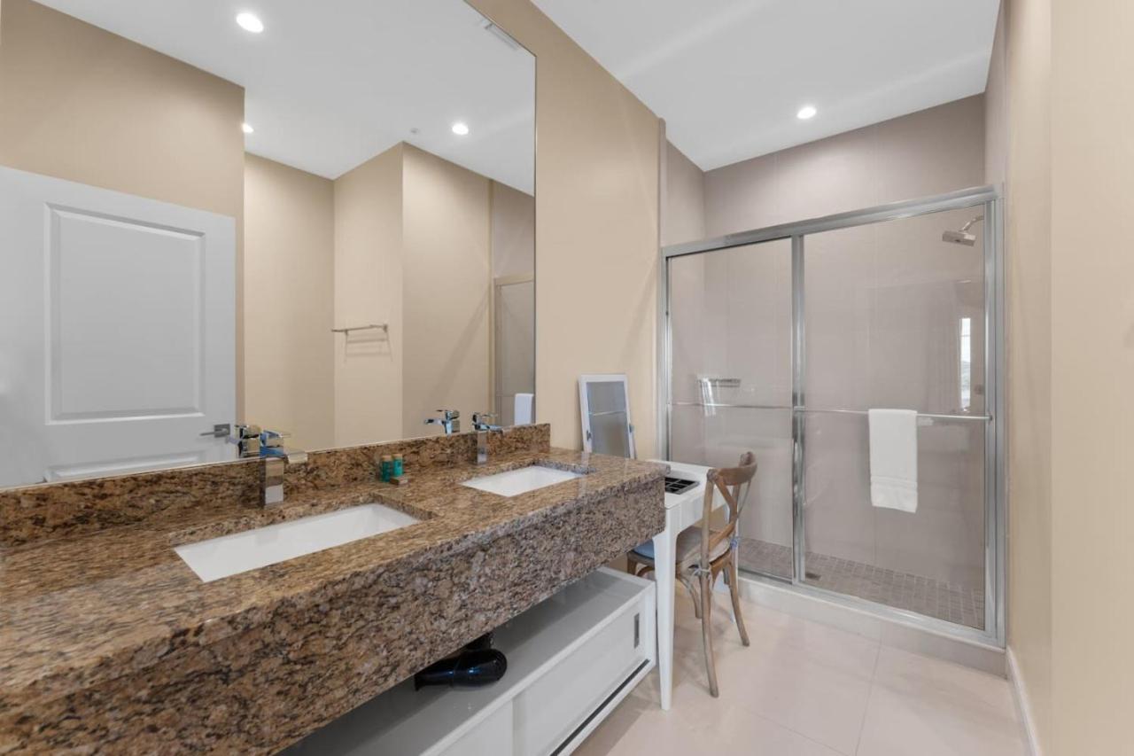 Luxury 4BR Townhouse Next to Disney Orlando 3175