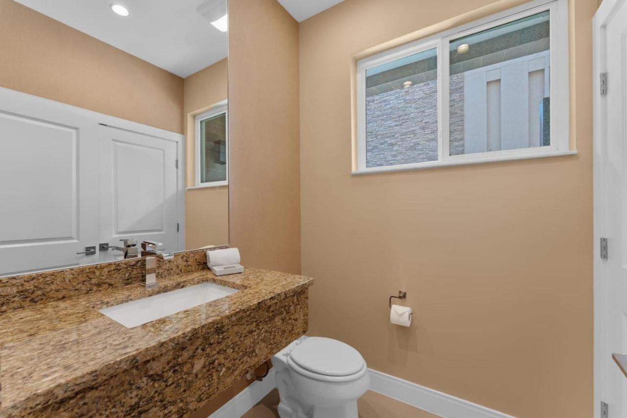 Luxury 4BR Townhouse Next to Disney Orlando 3175