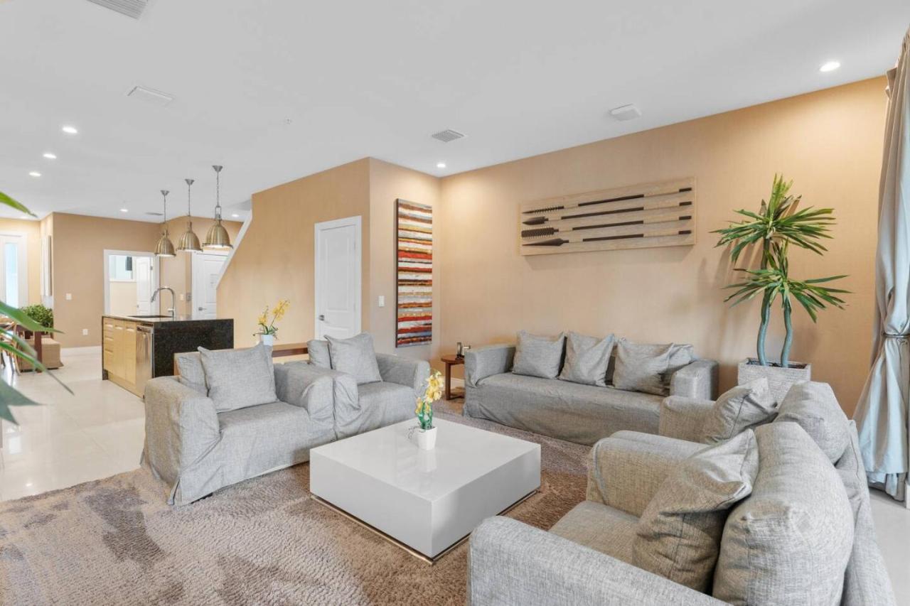 Luxury 4BR Townhouse Next to Disney Orlando 3175