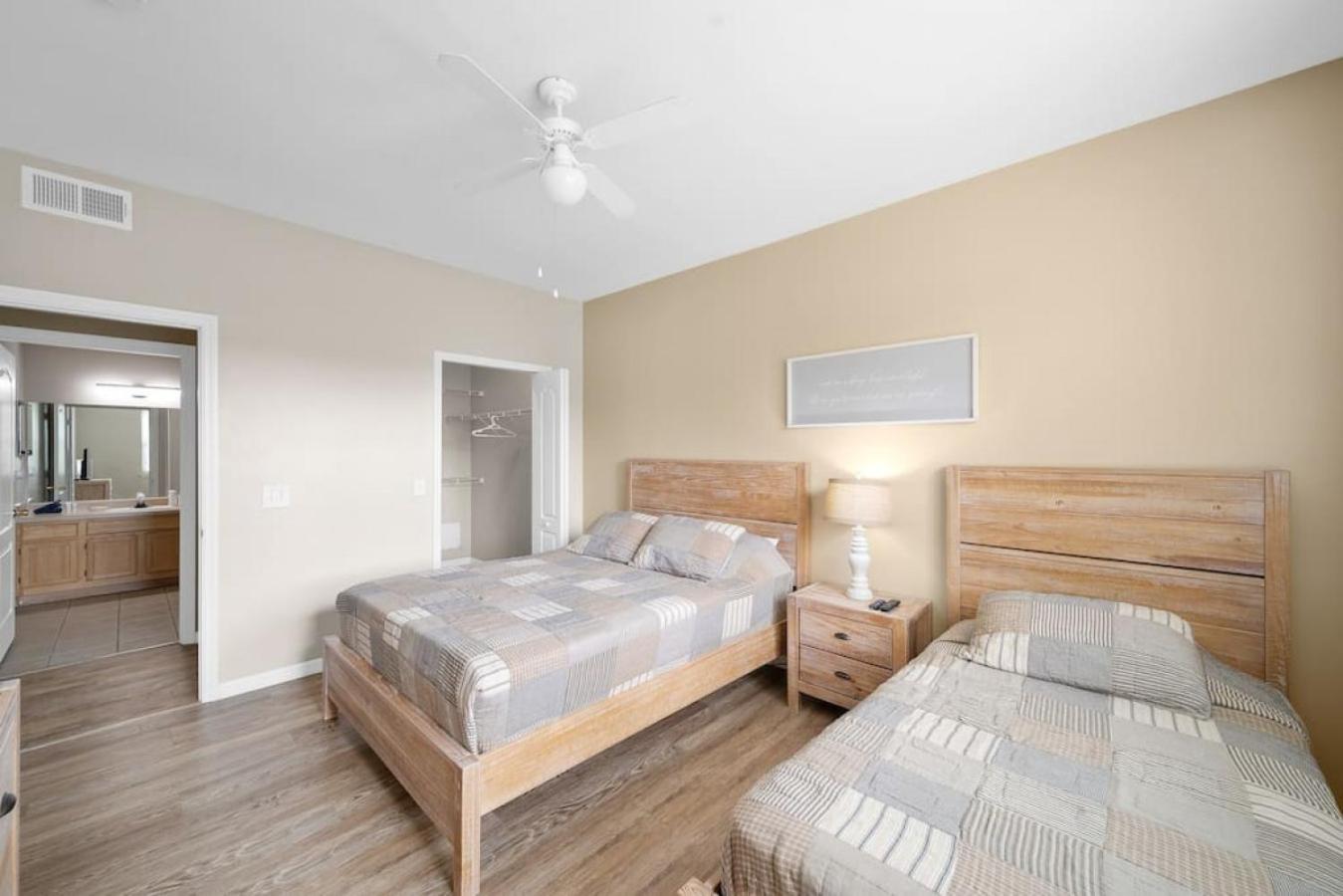 Runaway Beach Club Resort Condo Apt Disney 6102 view 5