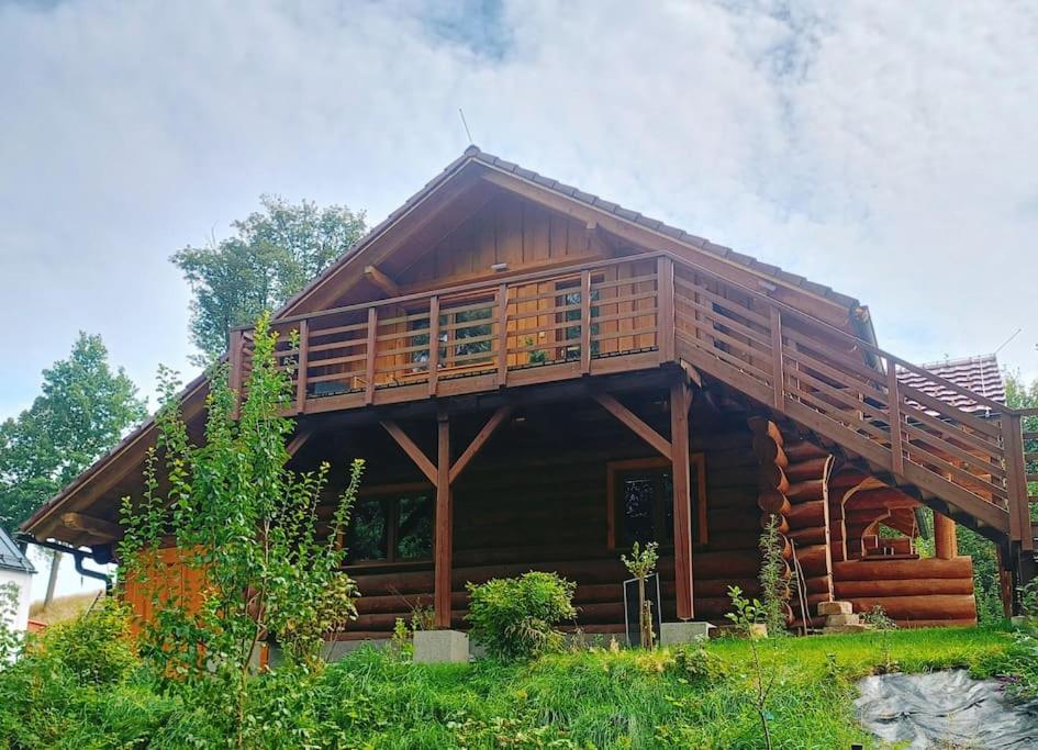 Apartmán ve srubu s balkónem