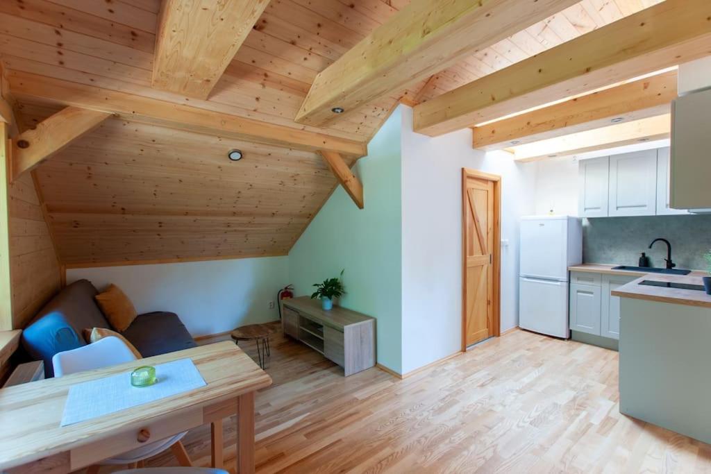 Apartmán ve srubu s balkónem