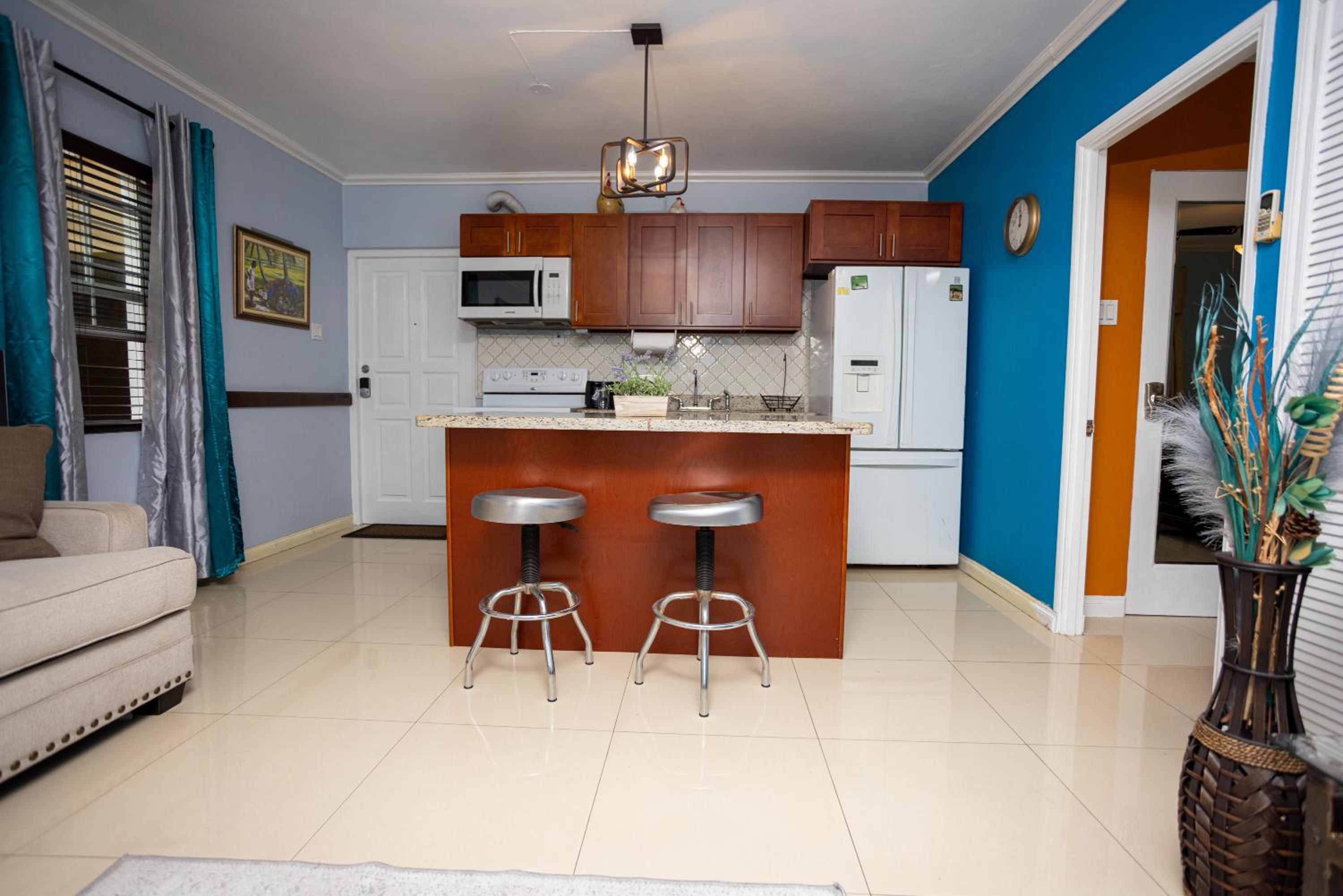 Secure one bedroom apartment in Winchester Estate a gated community in New Kingston Jamaica view 3