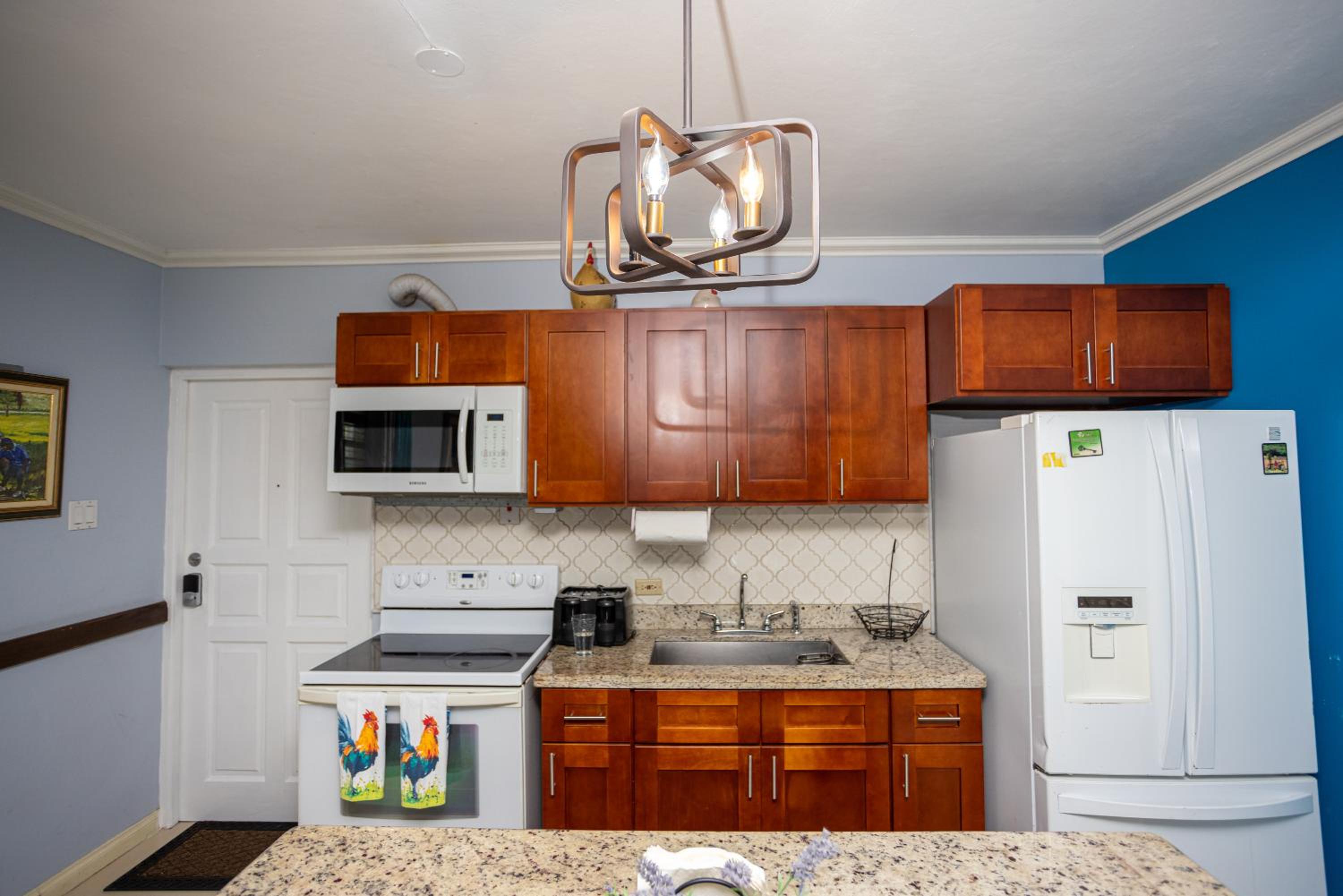 Secure one bedroom apartment in Winchester Estate a gated community in New Kingston Jamaica view 4