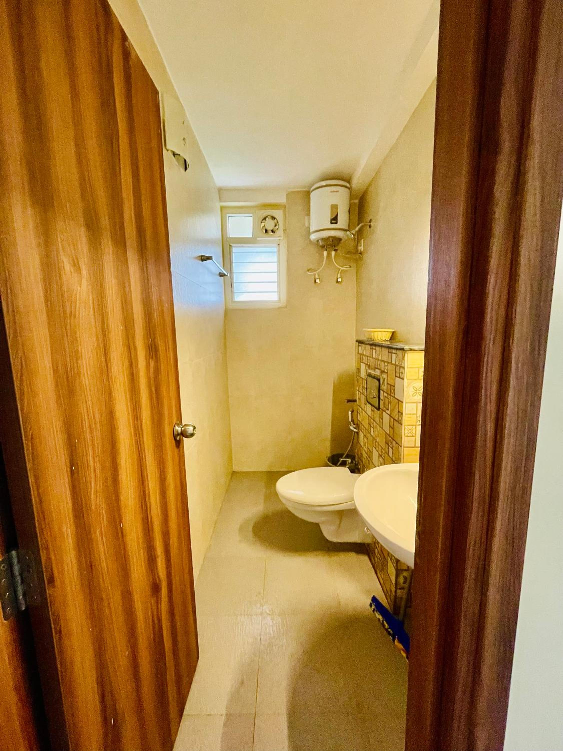 Sea breeze 1 bhk apartment A12 Calangute,North Goa view 2