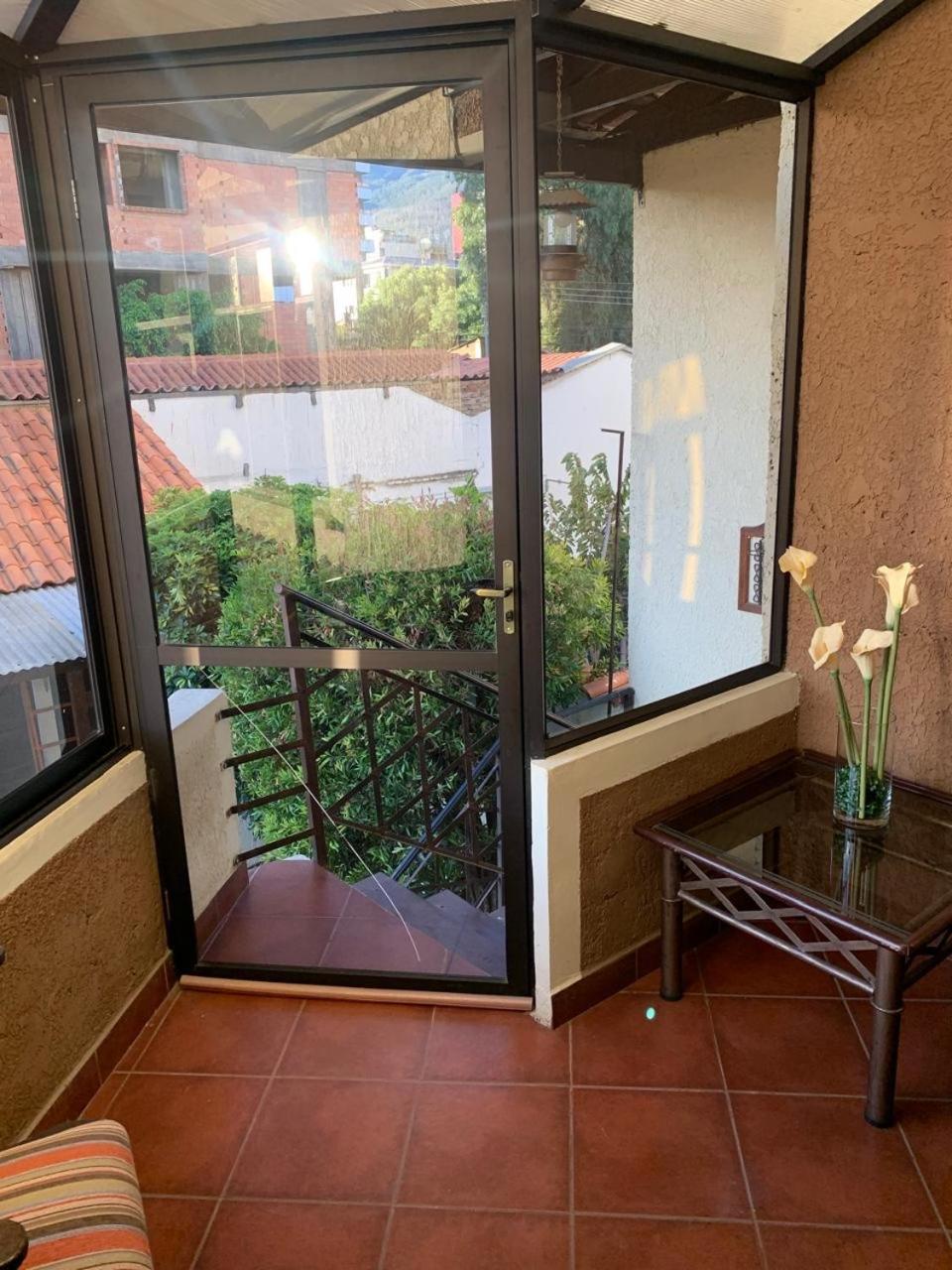 Apartamento con jardin