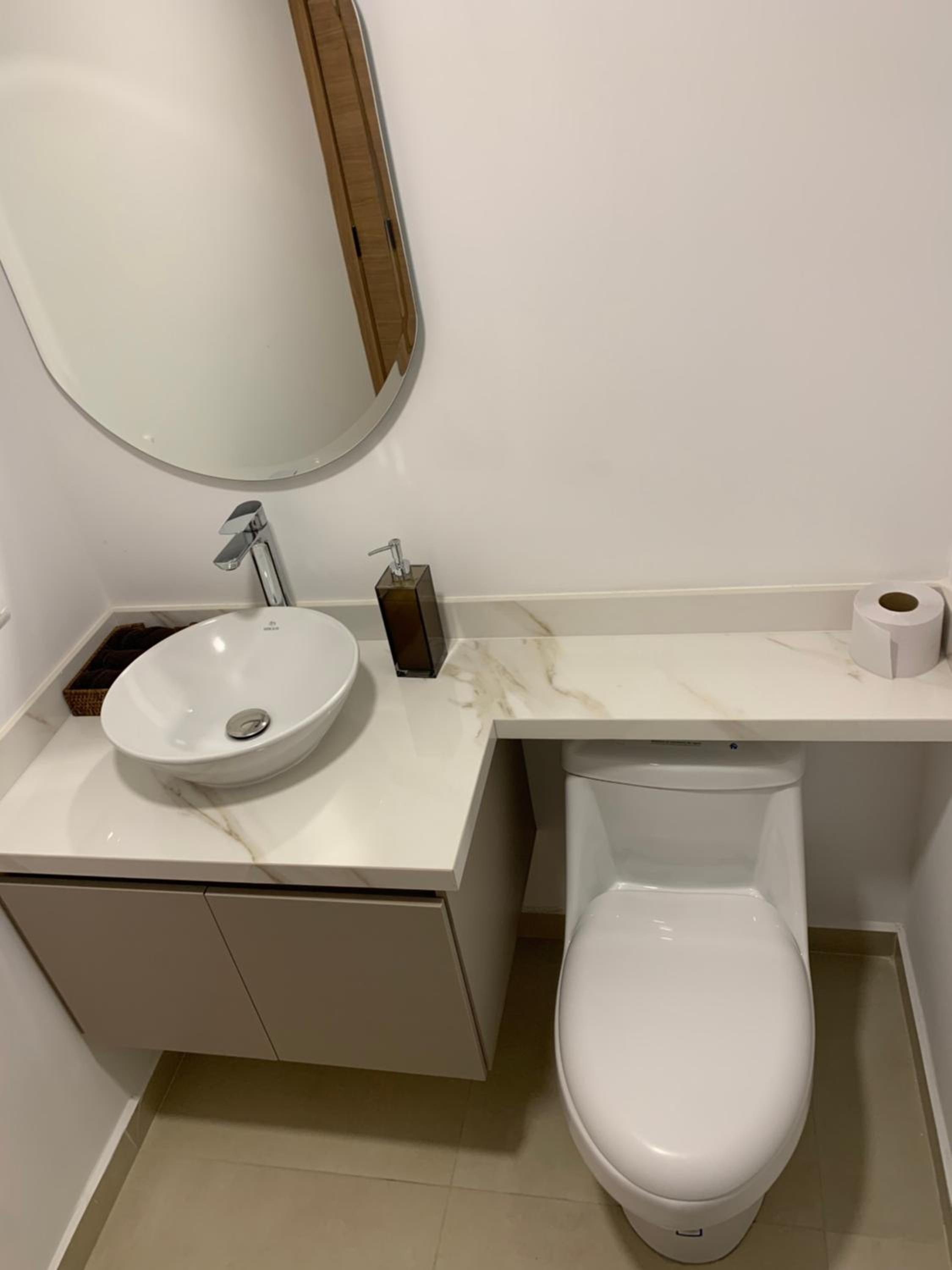 Suite amoblada excelente ubicación en Quito