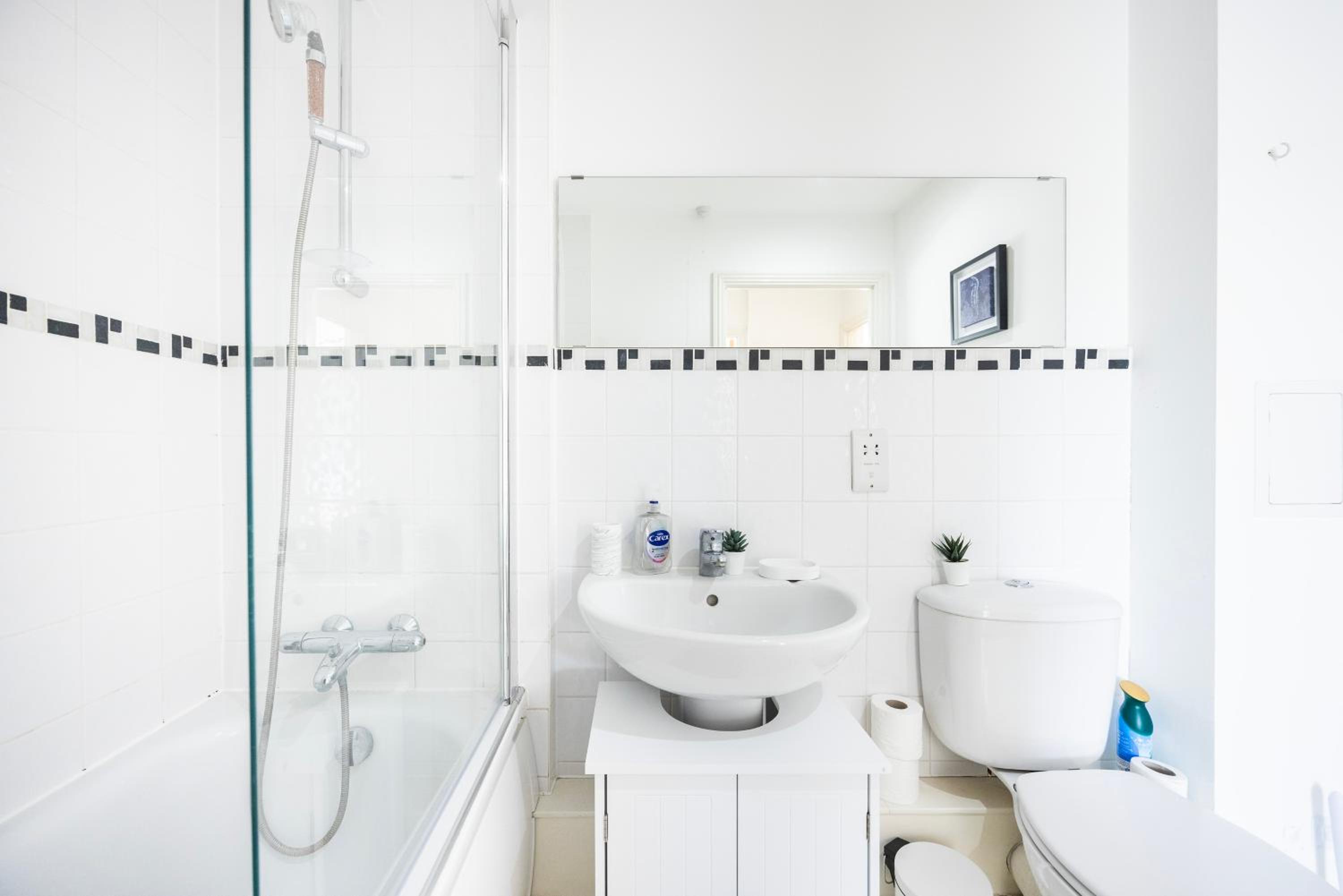 Modern 2 Bed Flat in Greenwich