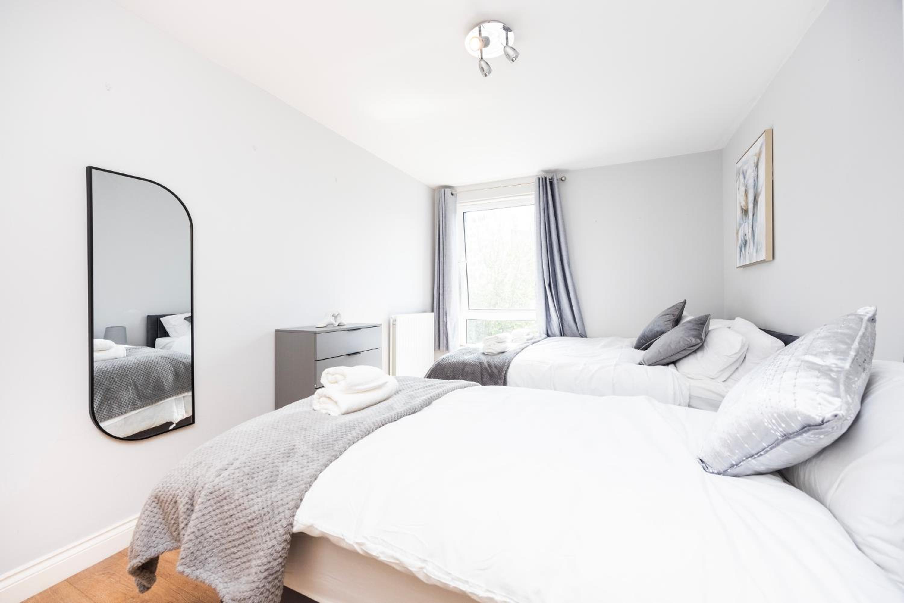 Modern 2 Bed Flat in Greenwich
