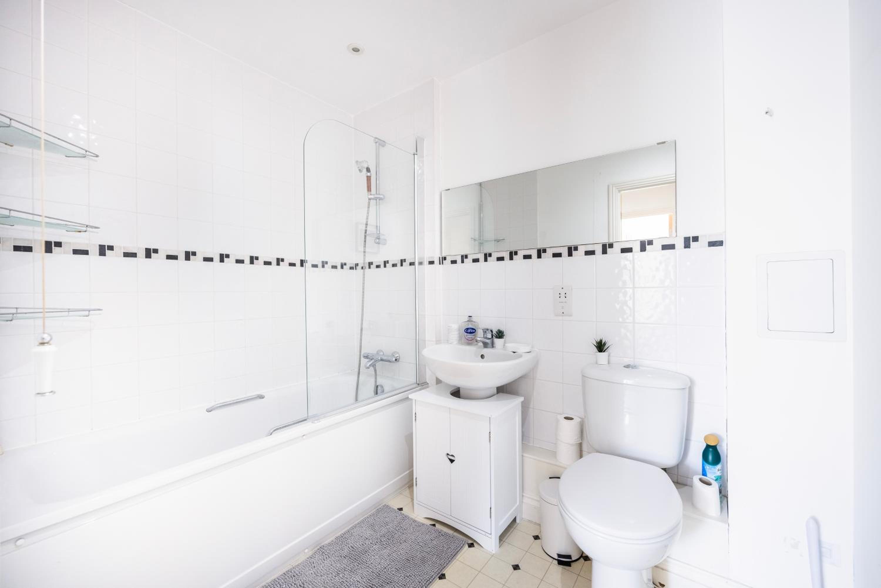Modern 2 Bed Flat in Greenwich