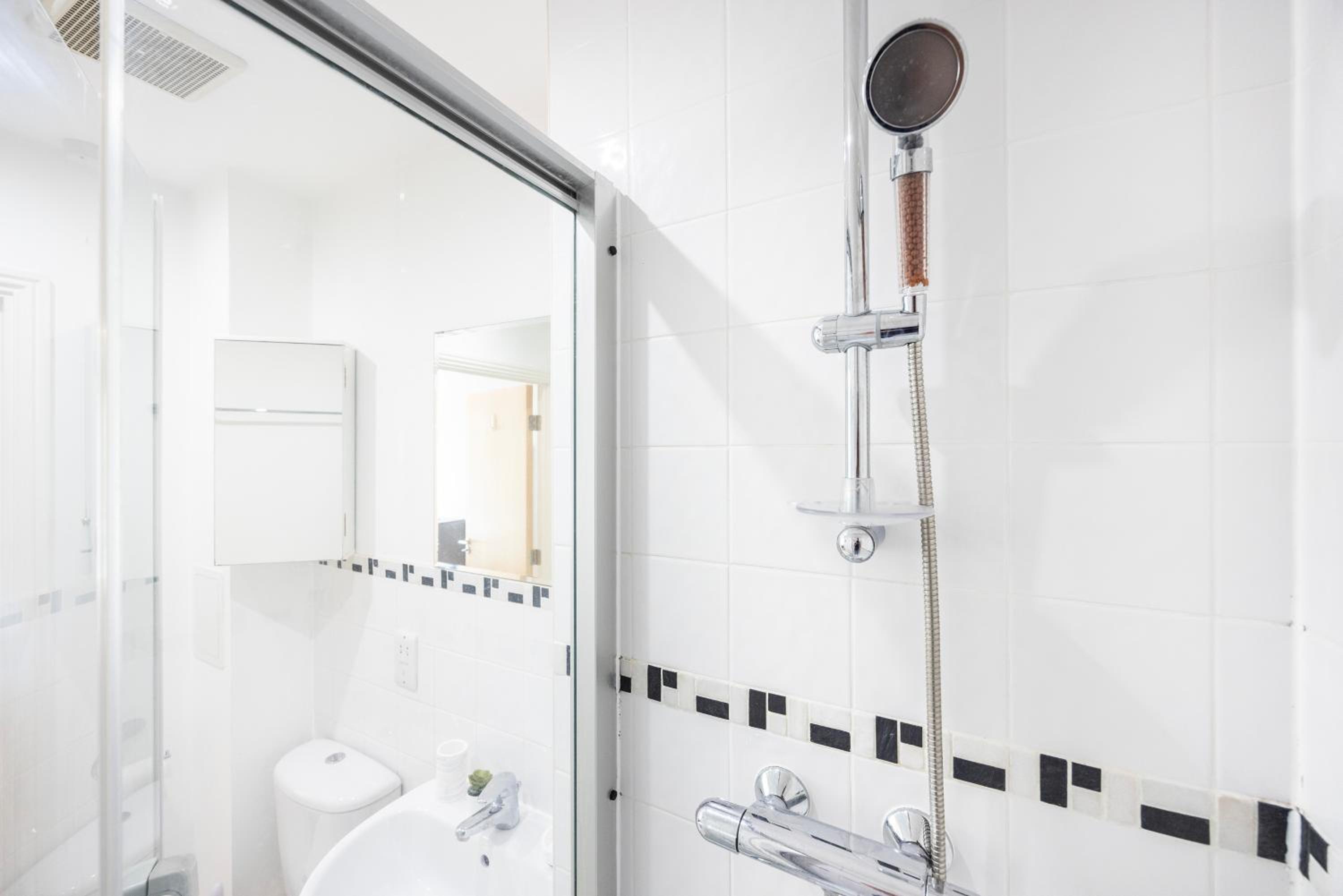 Modern 2 Bed Flat in Greenwich