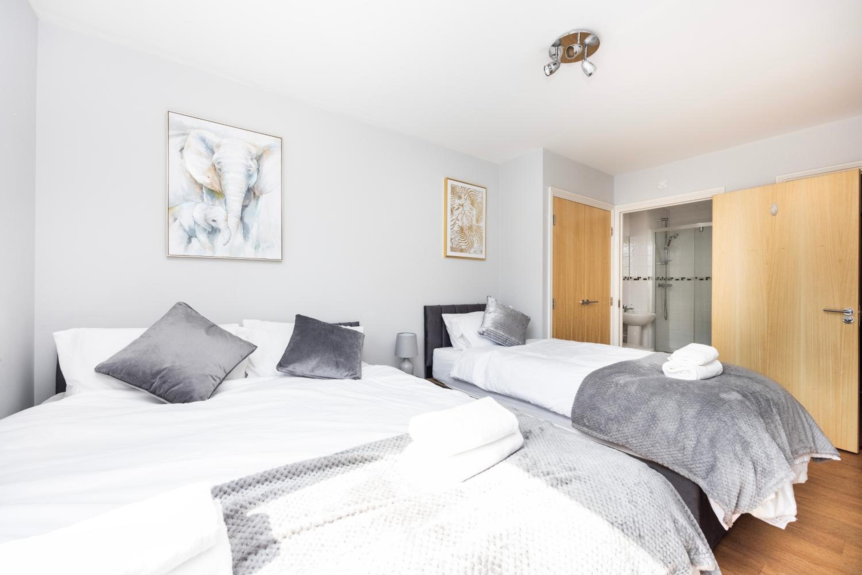 Modern 2 Bed Flat in Greenwich
