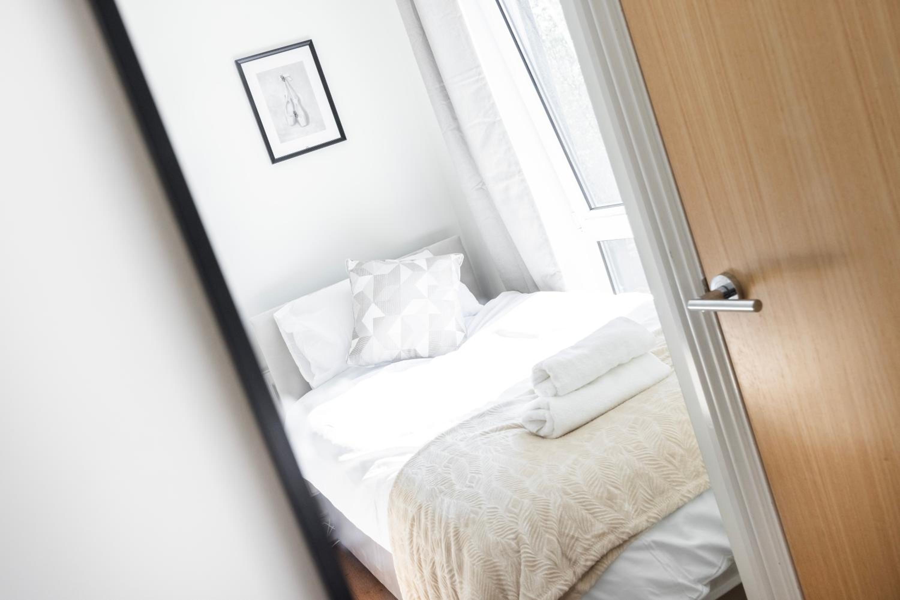 Modern 2 Bed Flat in Greenwich