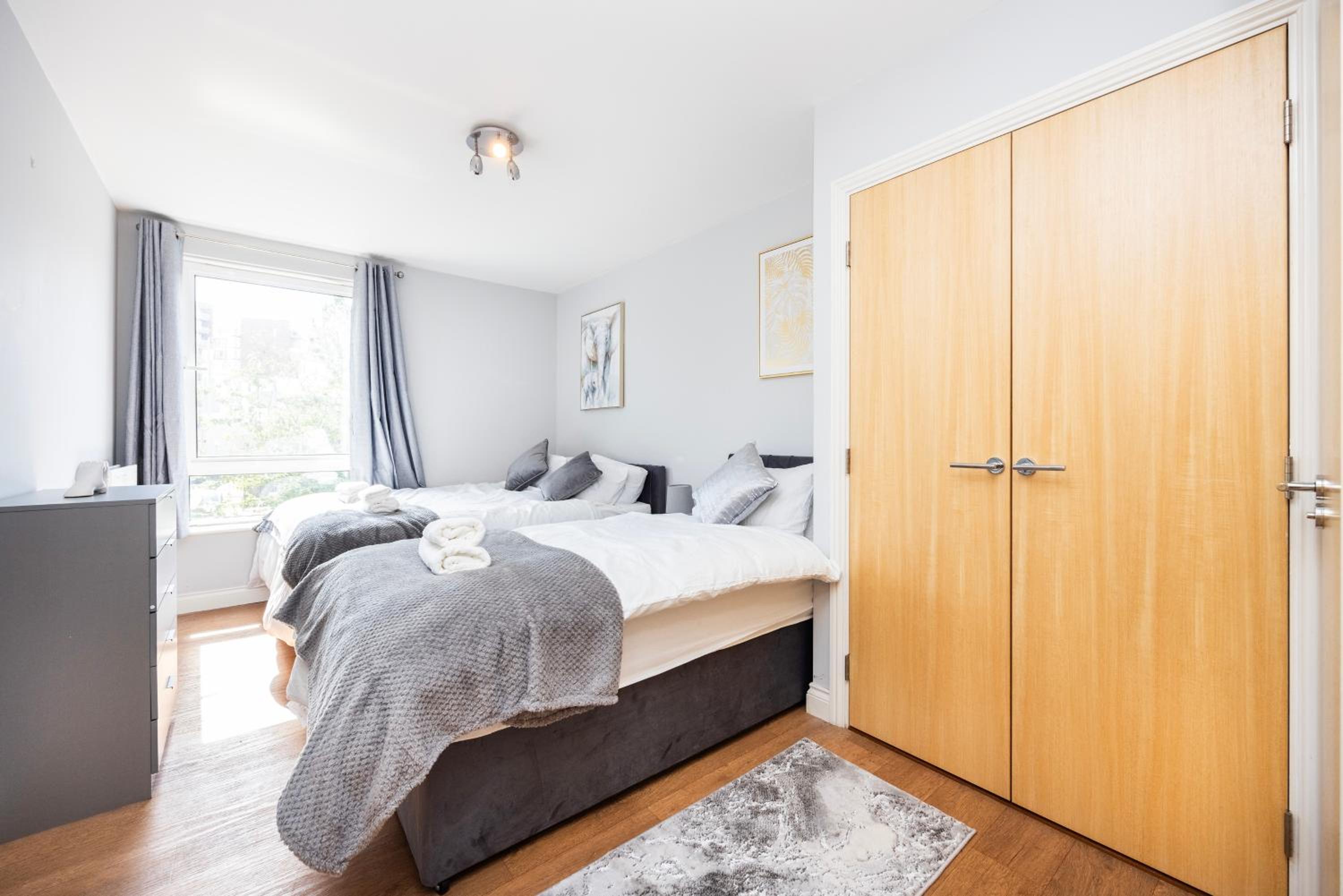 Modern 2 Bed Flat in Greenwich