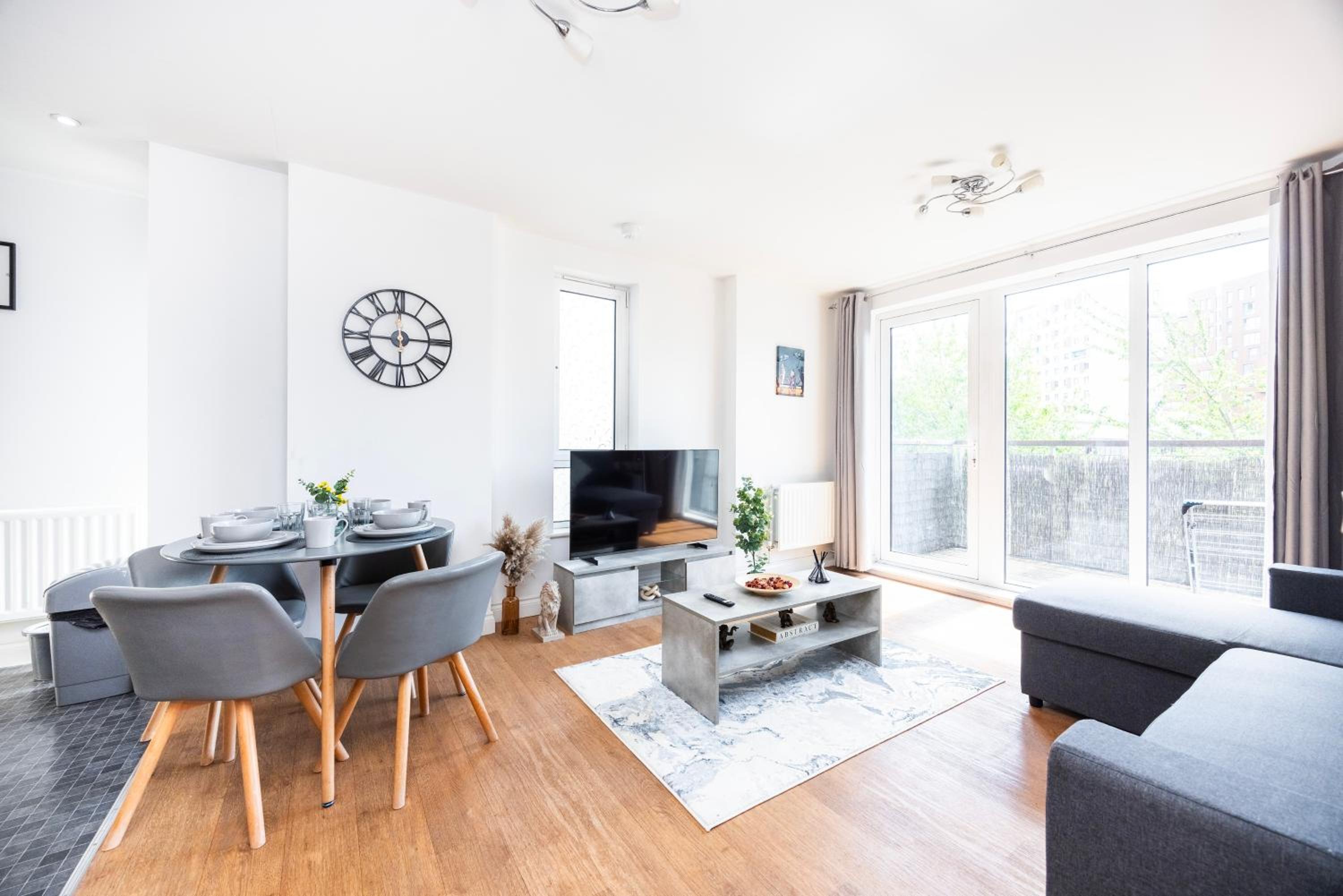 Modern 2 Bed Flat in Greenwich