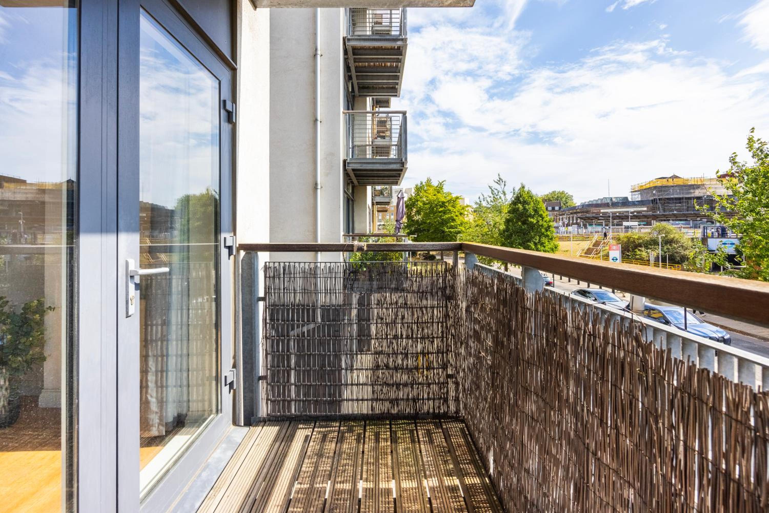 Modern 2 Bed Flat in Greenwich