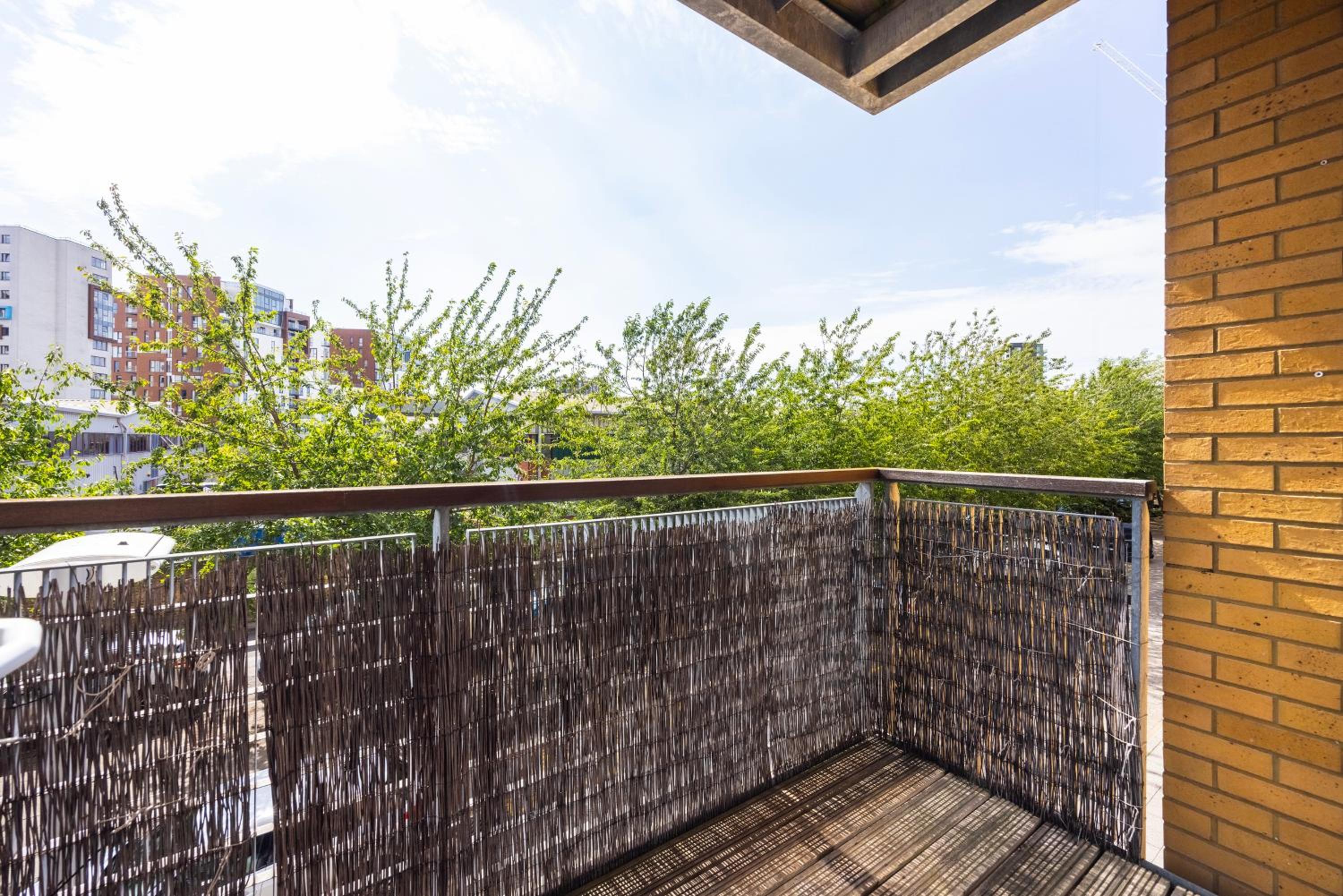 Modern 2 Bed Flat in Greenwich