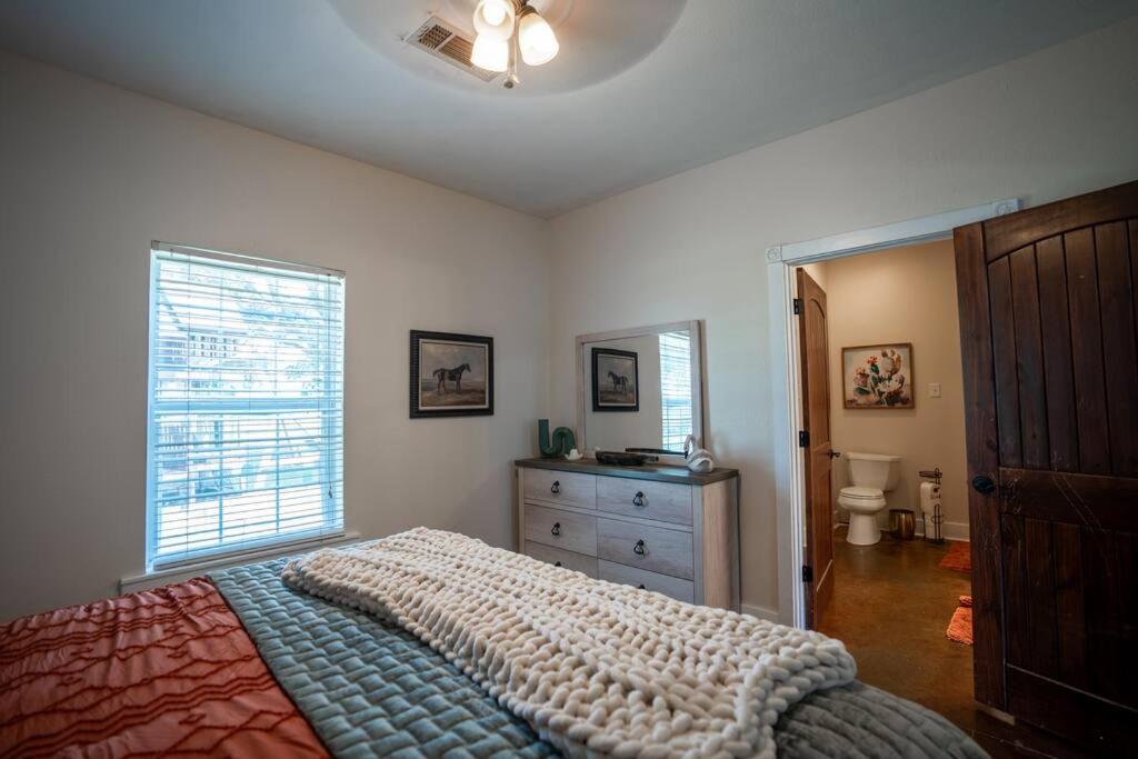 Your peaceful getaway in Van Alstyne, TX view 5