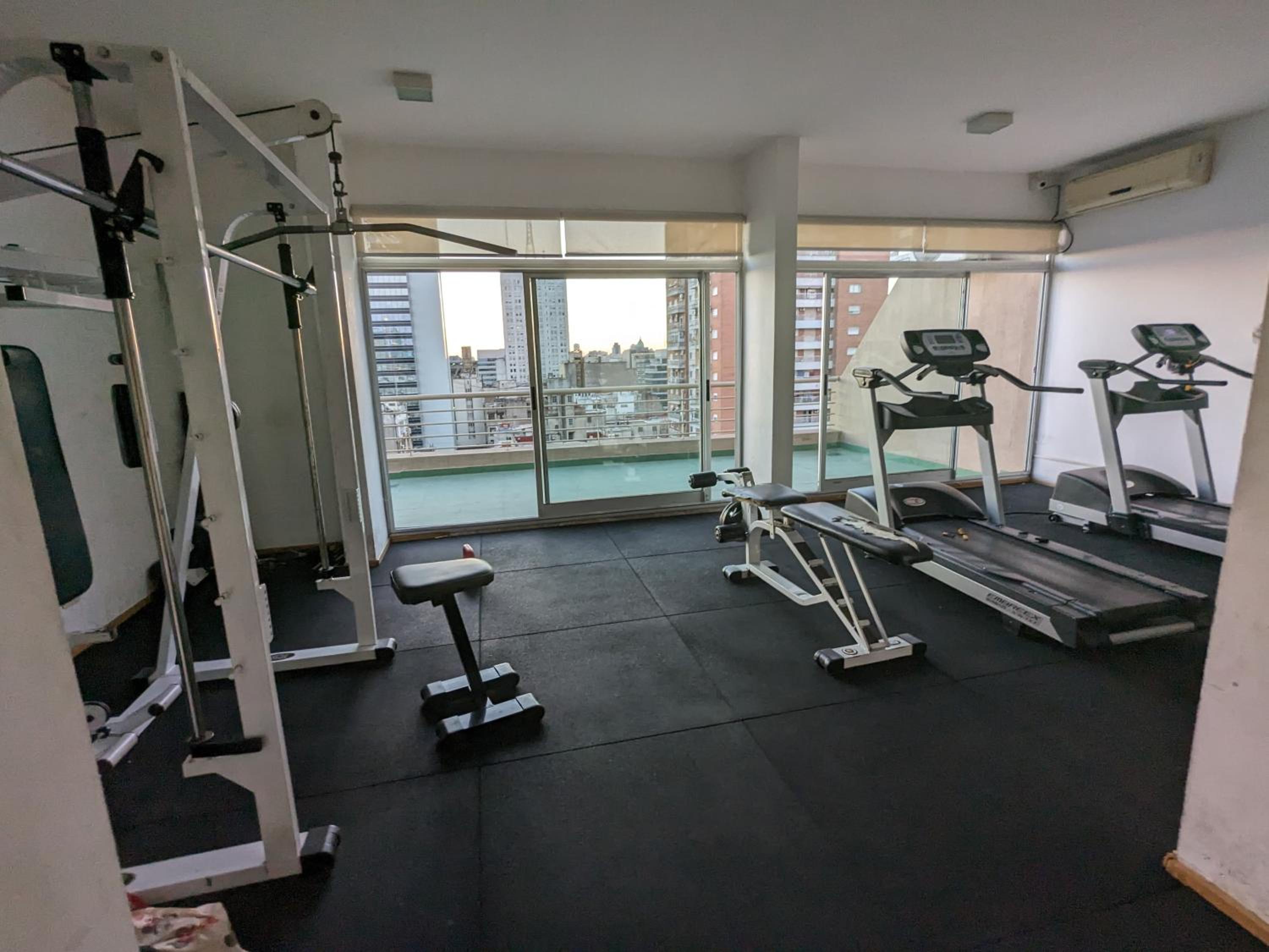 Downtown Stylish Studio w GYM, Pool, Self CheckIn
