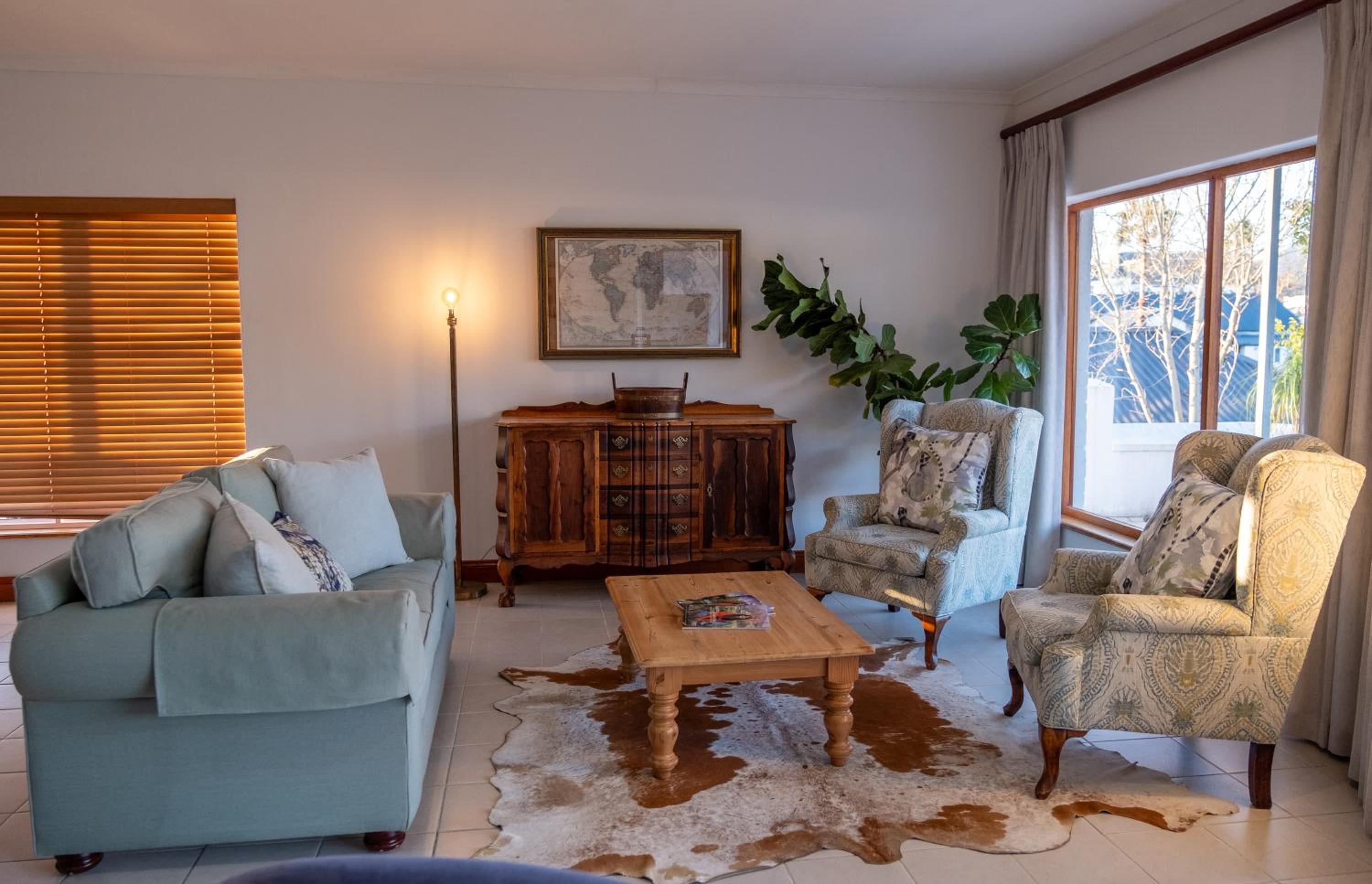 3-Bedroom Penthouse in Stellenbosch for 5 Guests with Stunning Mountain Views