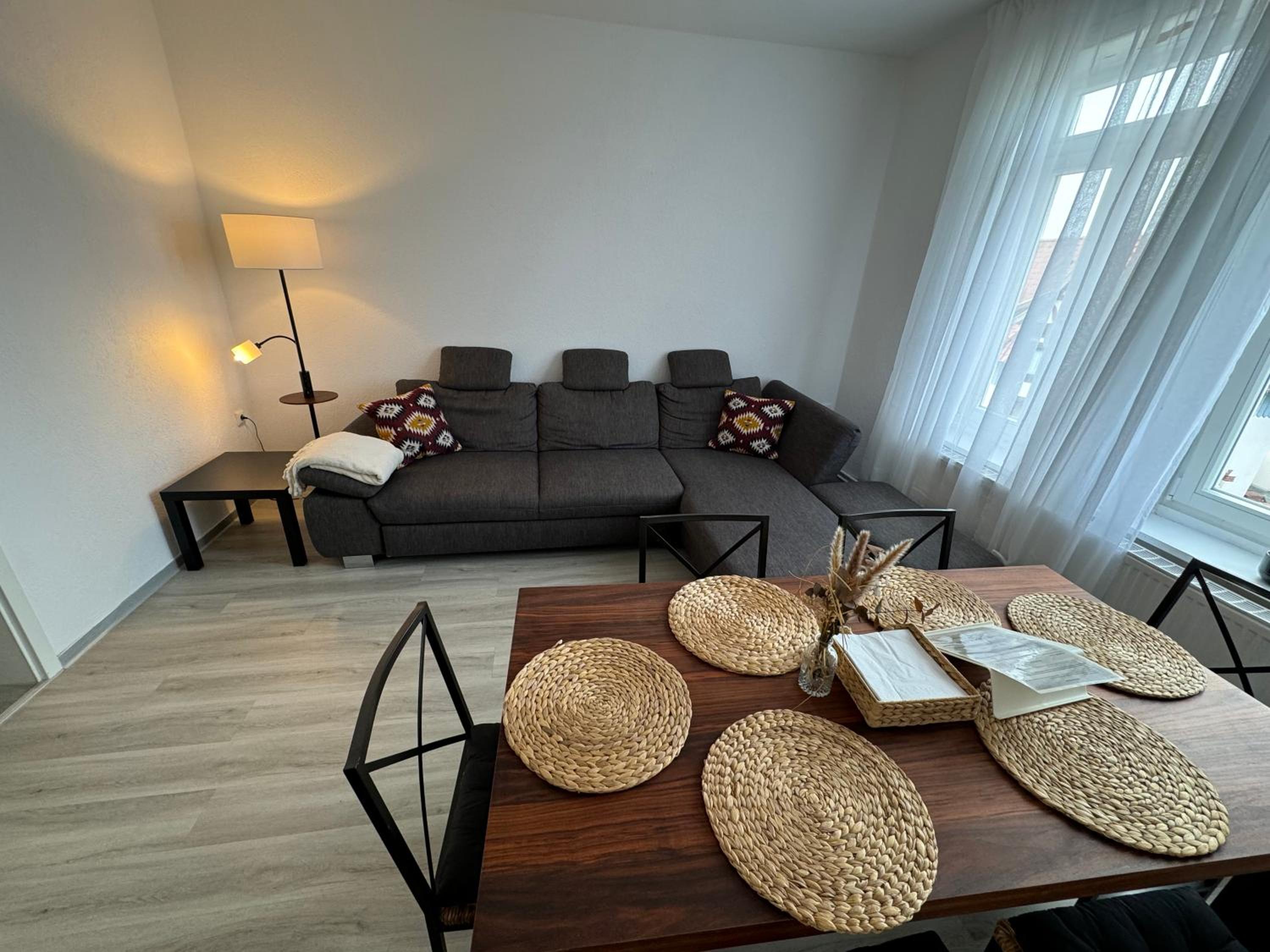Charmante 4 Zimmer Apartment Contactless Check-in historische Stadtzentrum