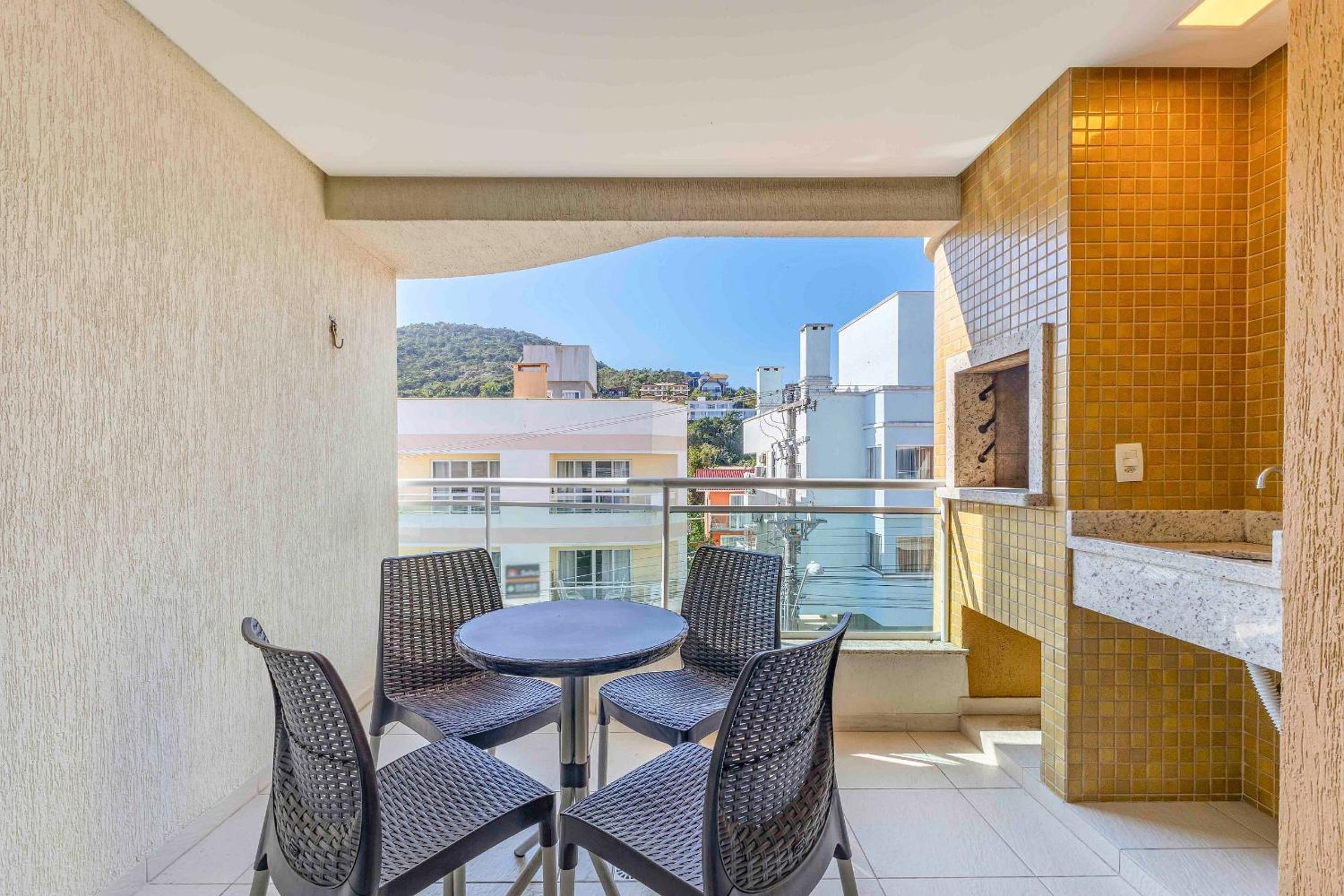 Confortável Apartamento 70m da Praia de Bombinhas