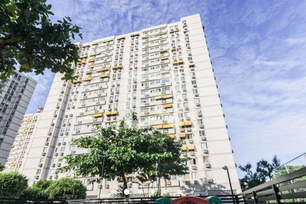 Apartamento na Barra da Tijuca 2 quartos com ar Condicionado