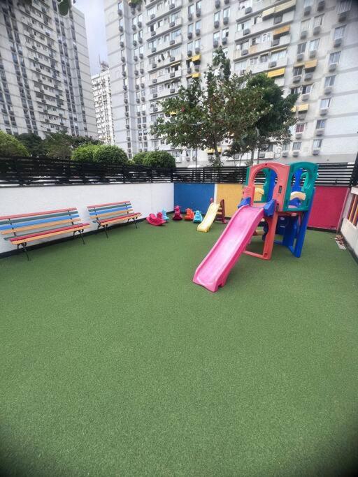 Apartamento na Barra da Tijuca 2 quartos com ar Condicionado