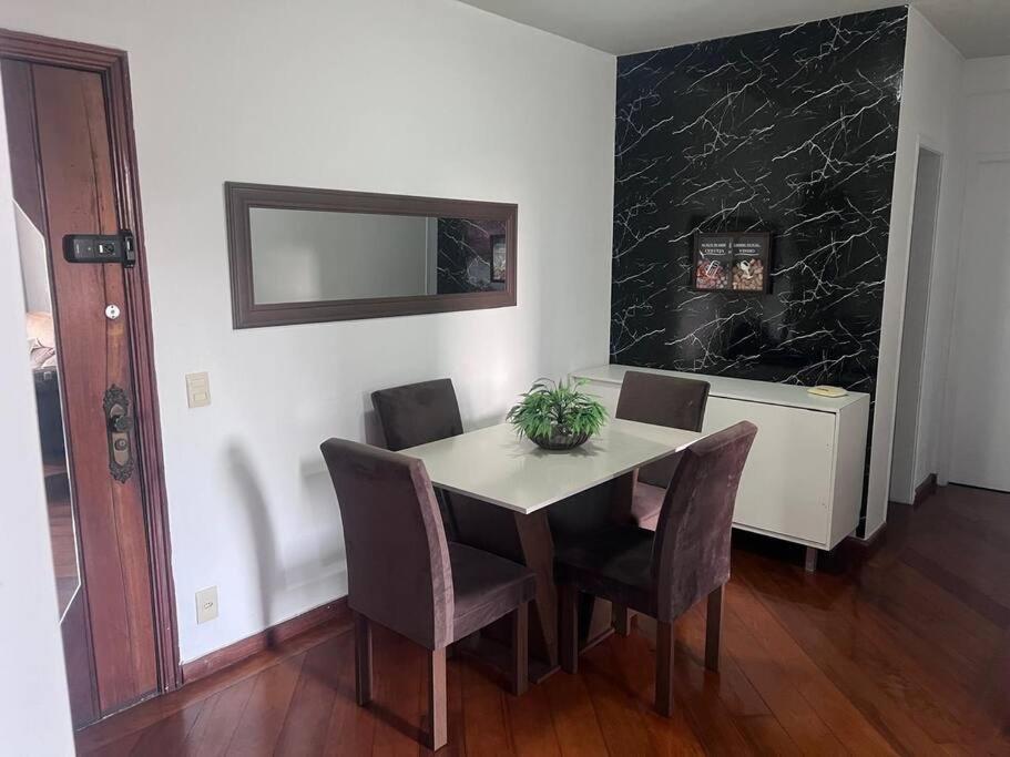Apartamento na Barra da Tijuca 2 quartos com ar Condicionado