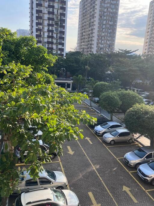 Apartamento na Barra da Tijuca 2 quartos com ar Condicionado