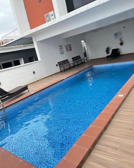 Well furnished 3 bedroom apartment with a swimming pool and Gym in Ologolo road lekki view 2