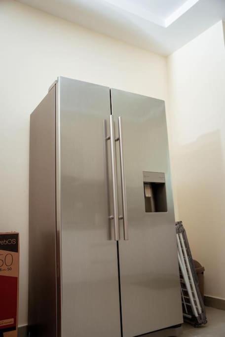 Well furnished 3 bedroom apartment with a swimming pool and Gym in Ologolo road lekki view 3