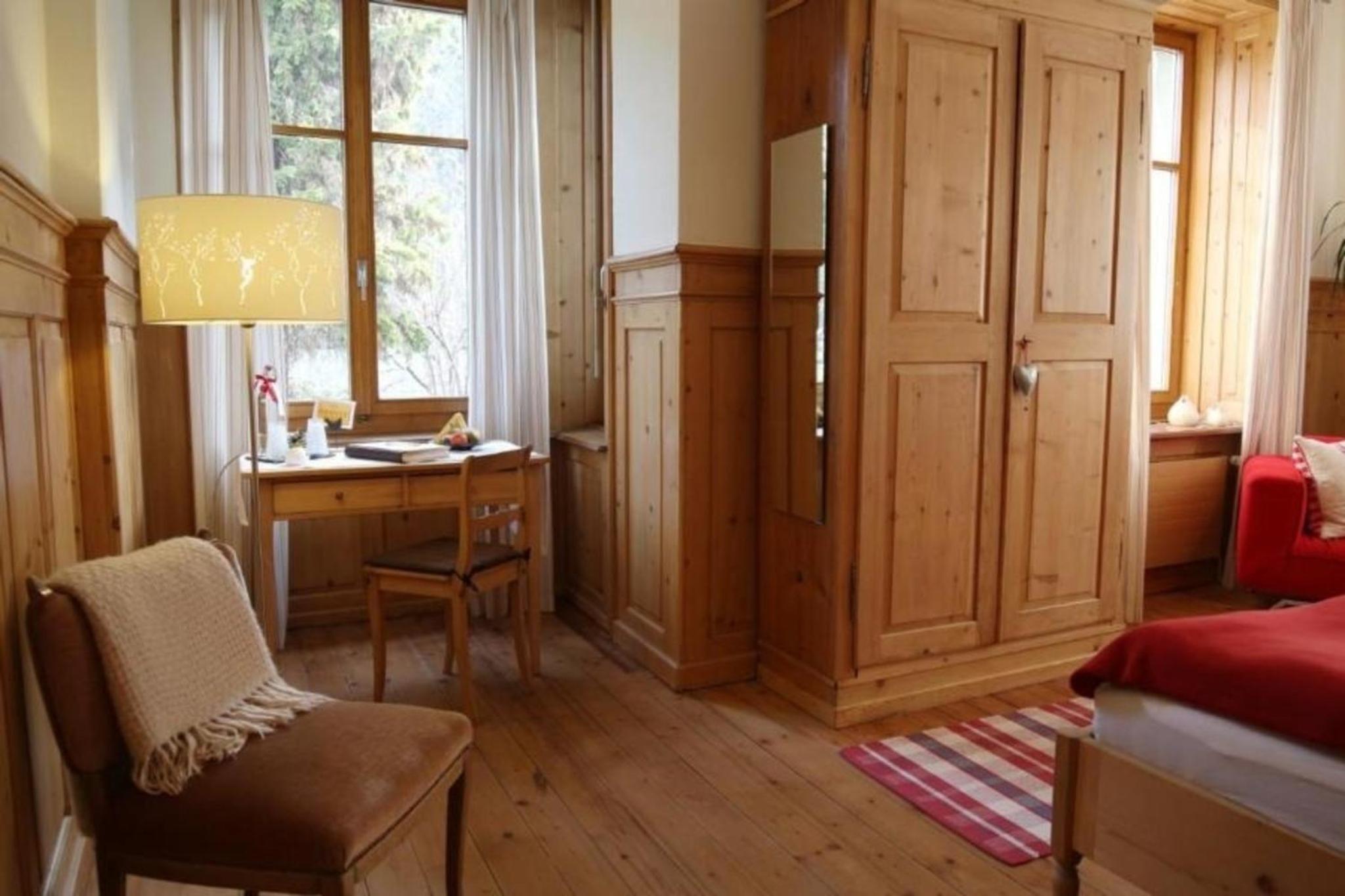 Stilvolle, grosszügige 15-Zimmer-Ferienwohnung in Jugendstil-Villa