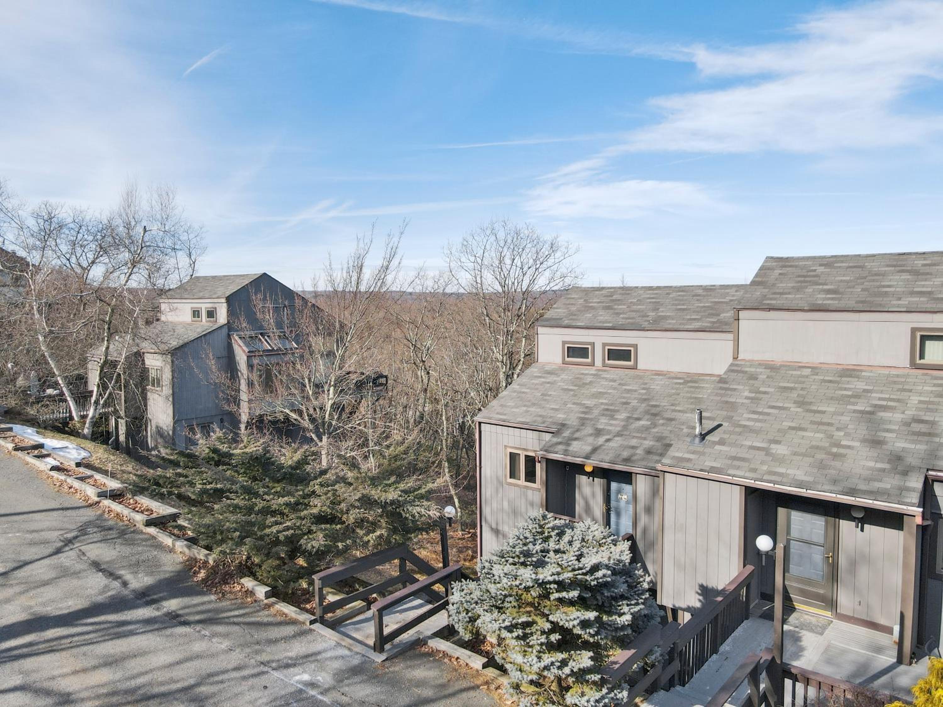 Pocono Mountain Village at Camelback 294 Overlook Way view 3