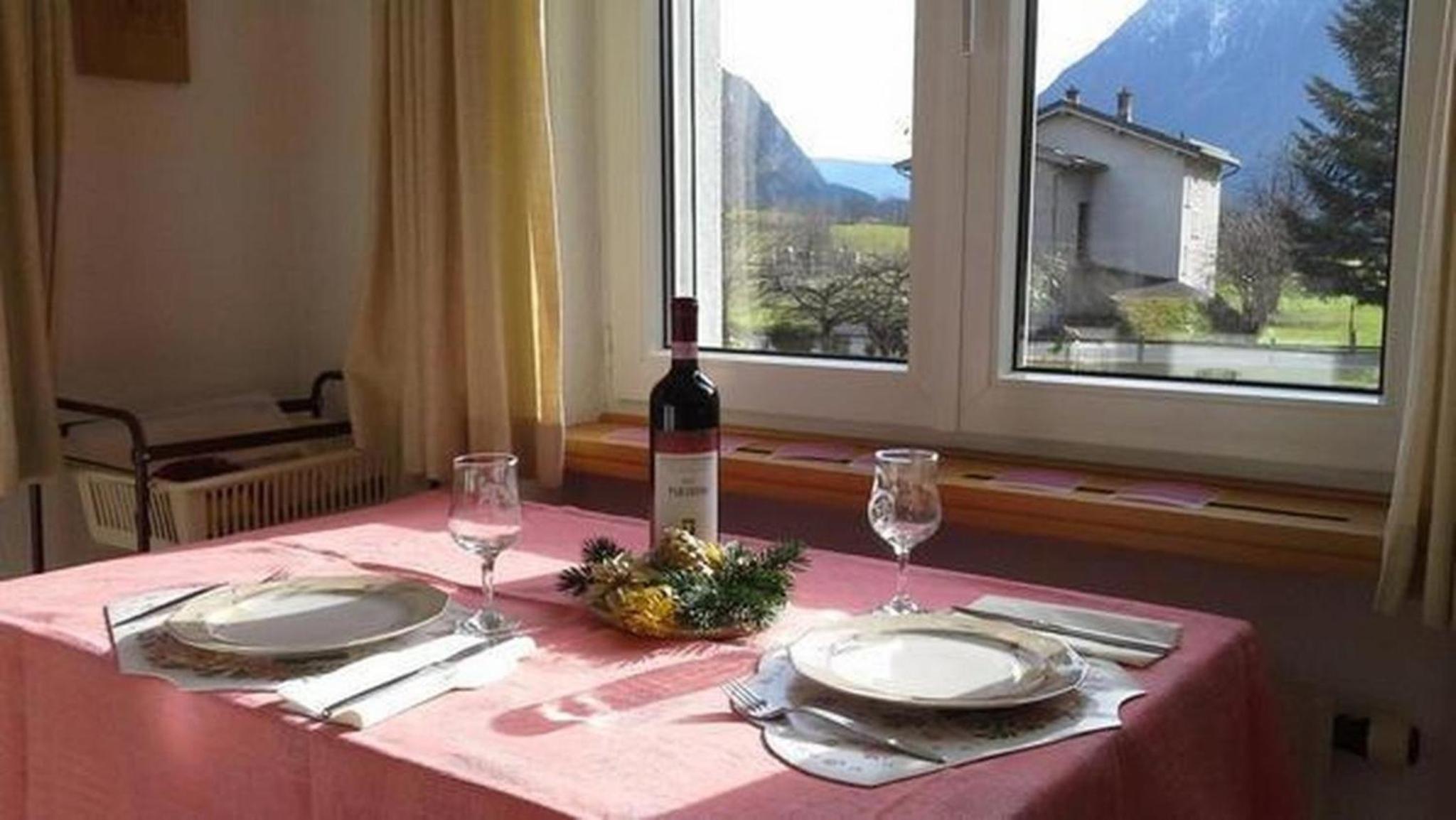 Schöne, sonnige 25-Zimmer Parterre-Ferienwohnung
