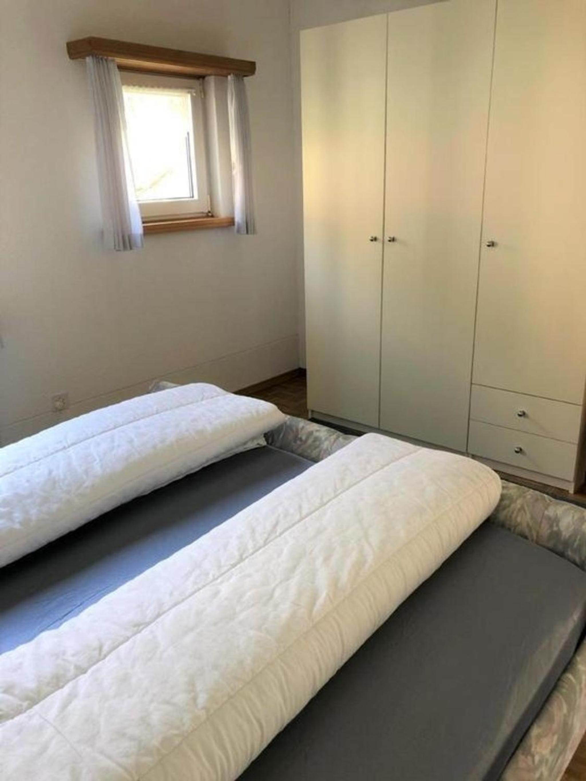 Schöne, sonnige 25-Zimmer Parterre-Ferienwohnung