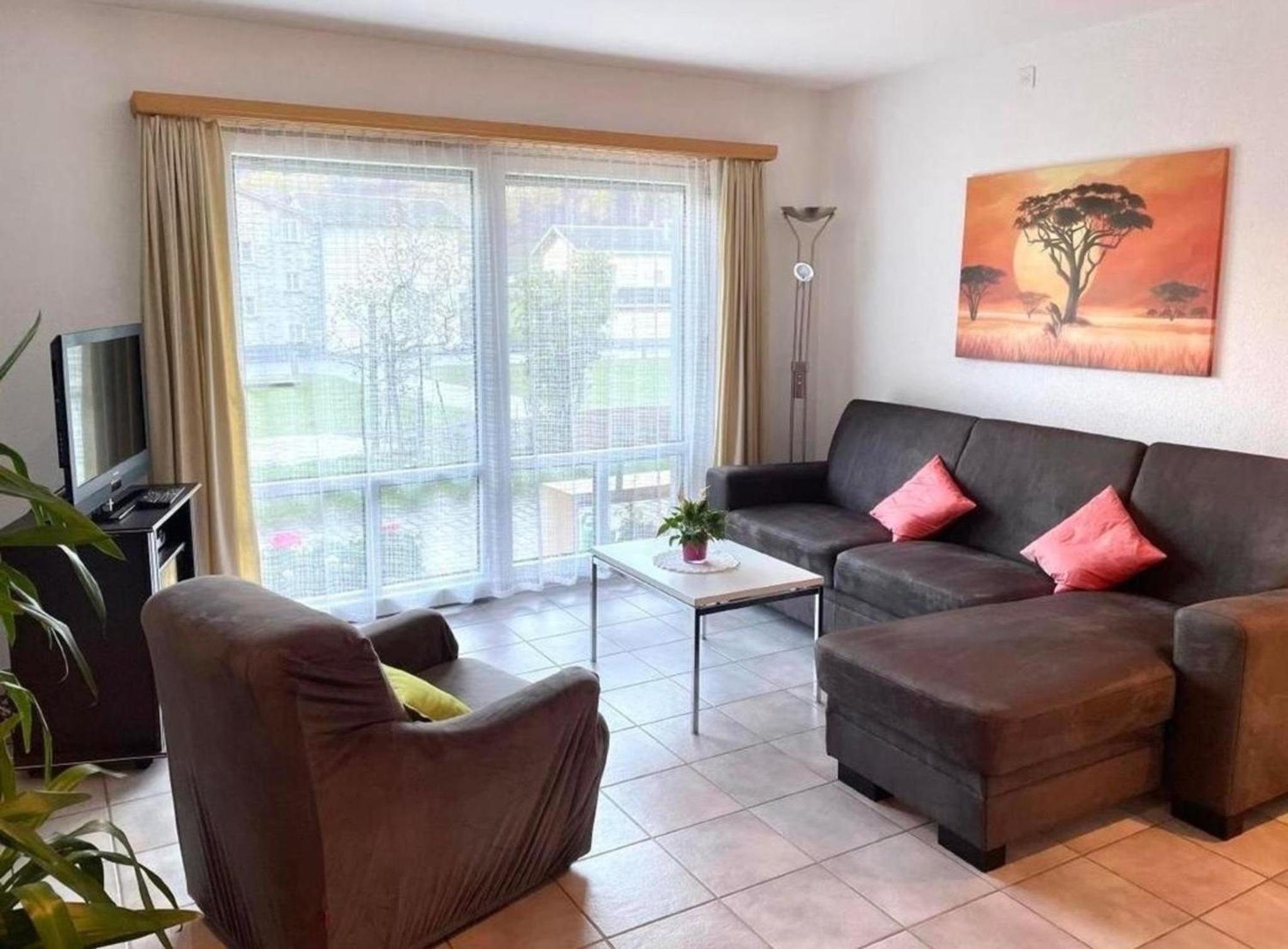 Schöne, sonnige 25-Zimmer Parterre-Ferienwohnung