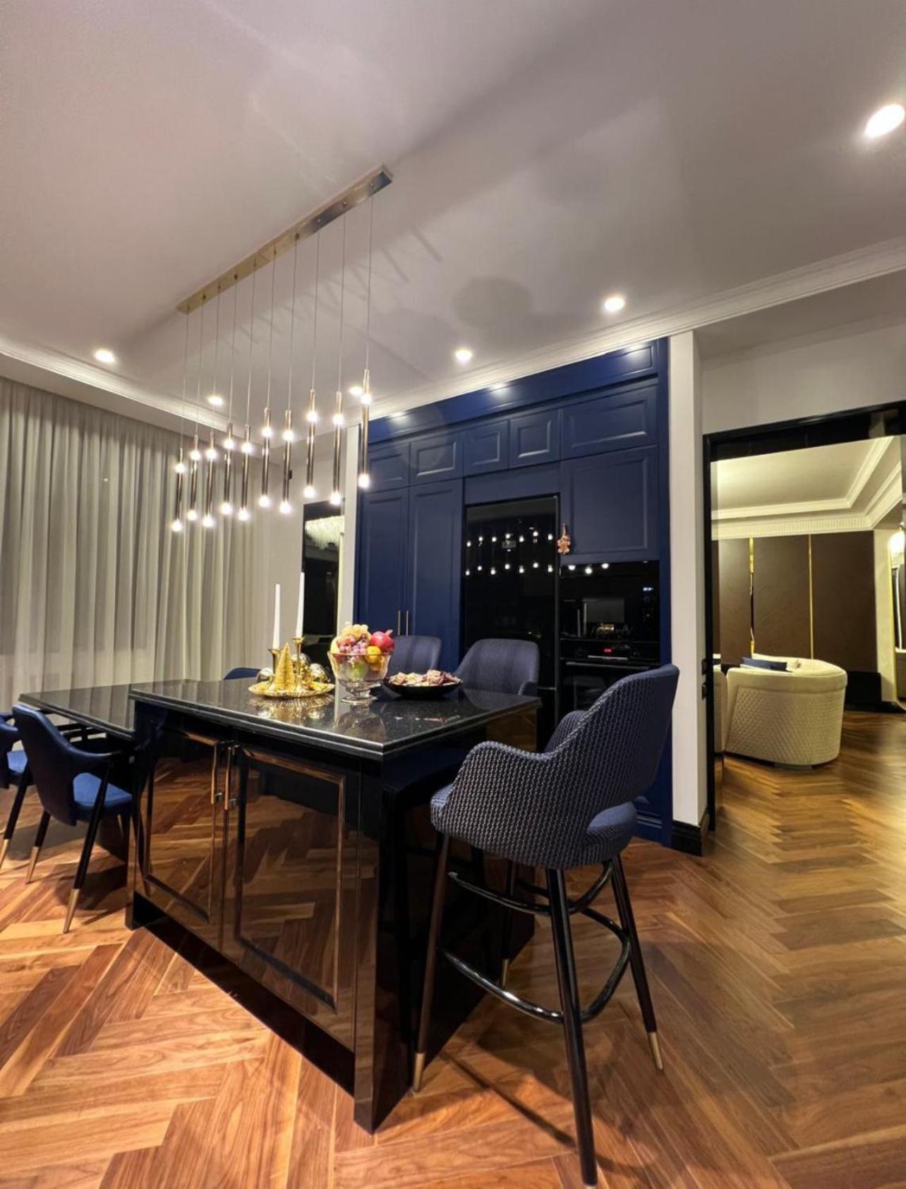 Luxury Baku center Apt