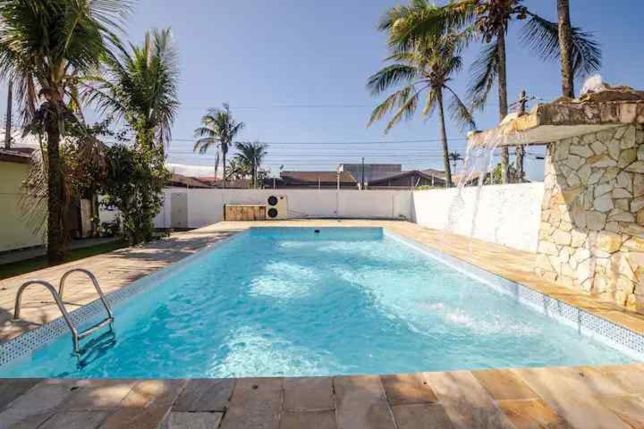 Casa na praia com piscina aquecida