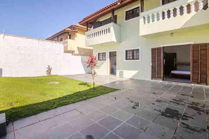 Casa na praia com piscina aquecida