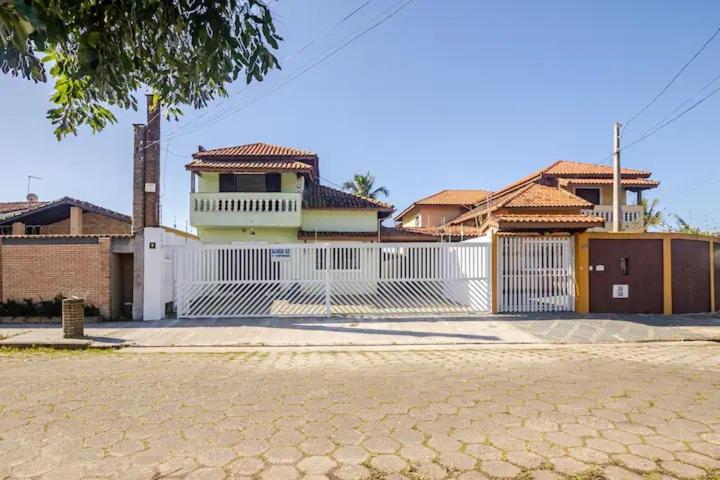 Casa na praia com piscina aquecida