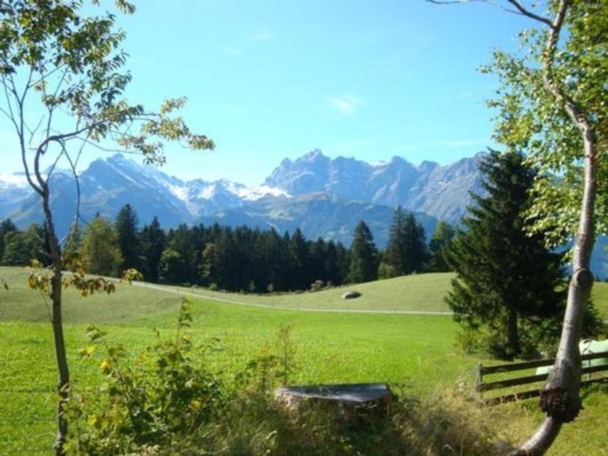 Ferien im grünen links
