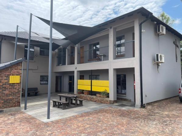 Africa Footprints Lodge Kempton Park view 5