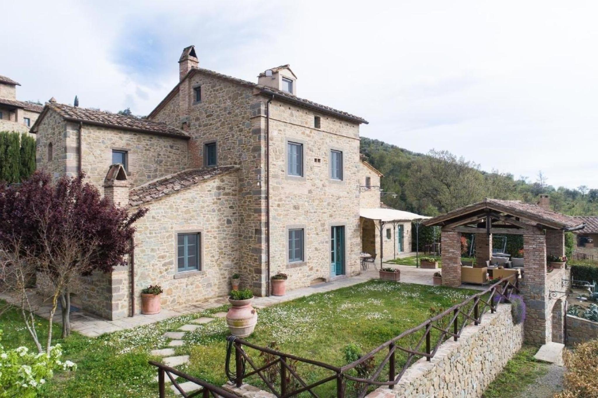 Villa La Pergola view 2