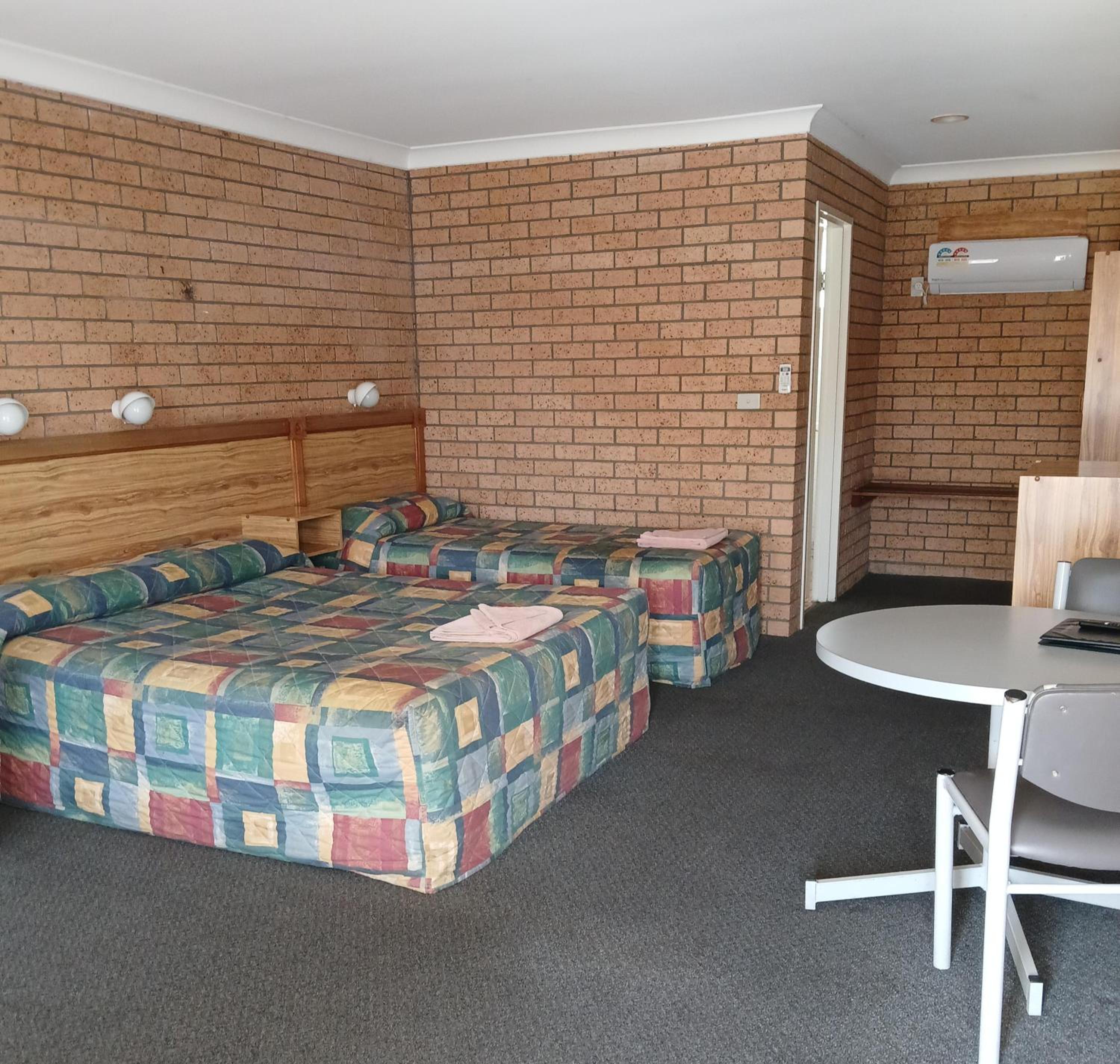 Aaron Inn Motel